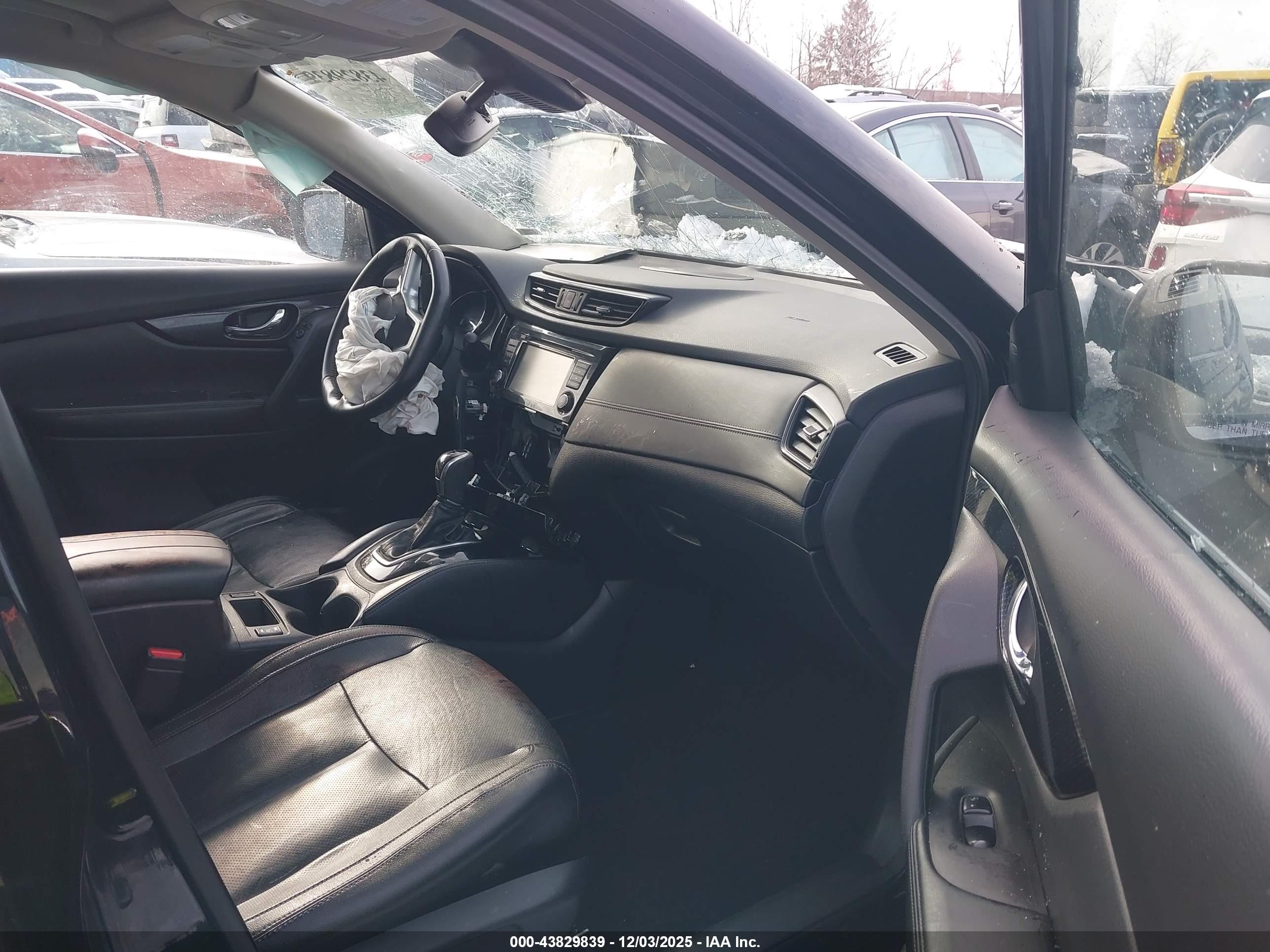 NISSAN ROGUE image 5