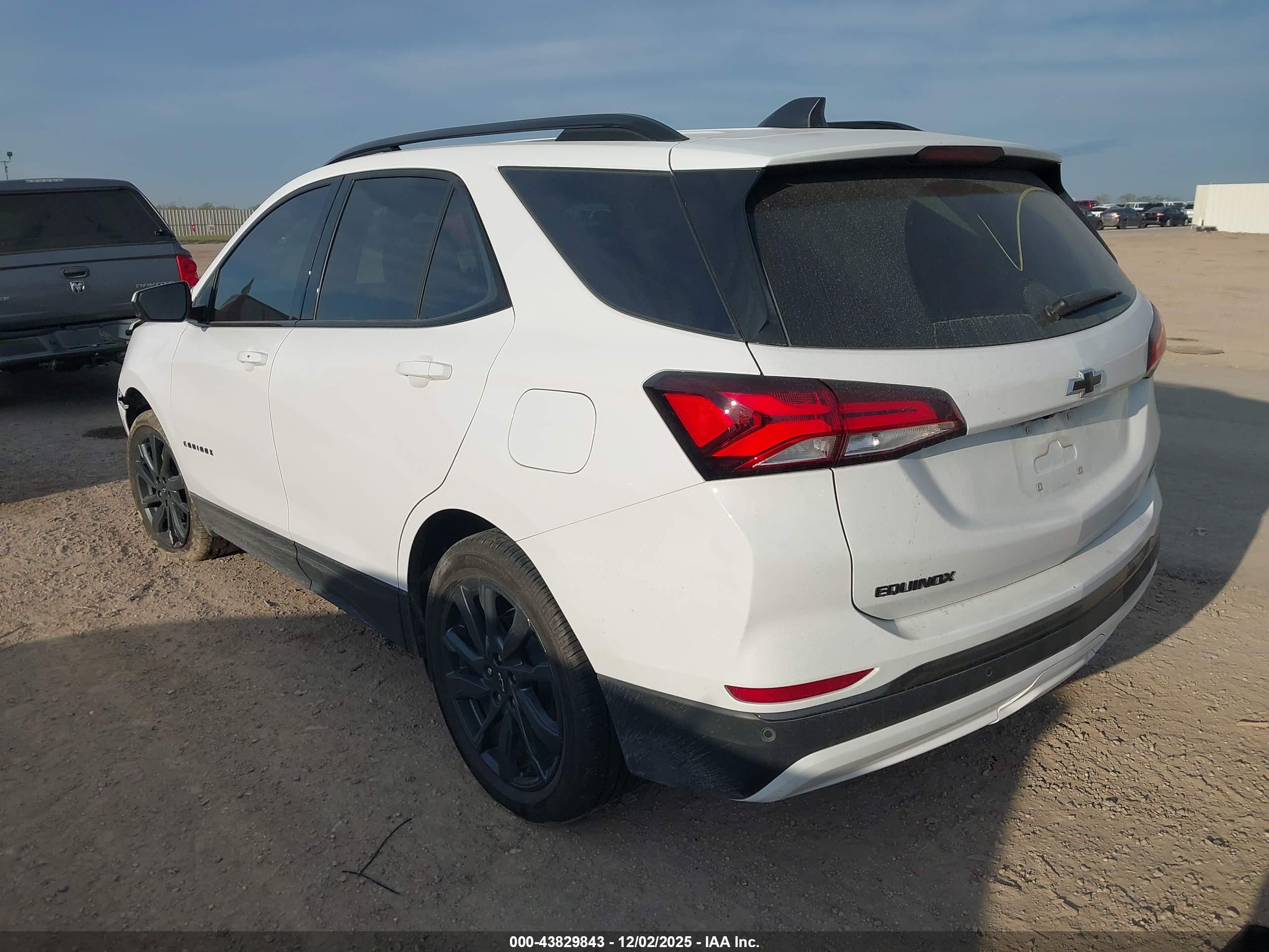 CHEVROLET EQUINOX image 3