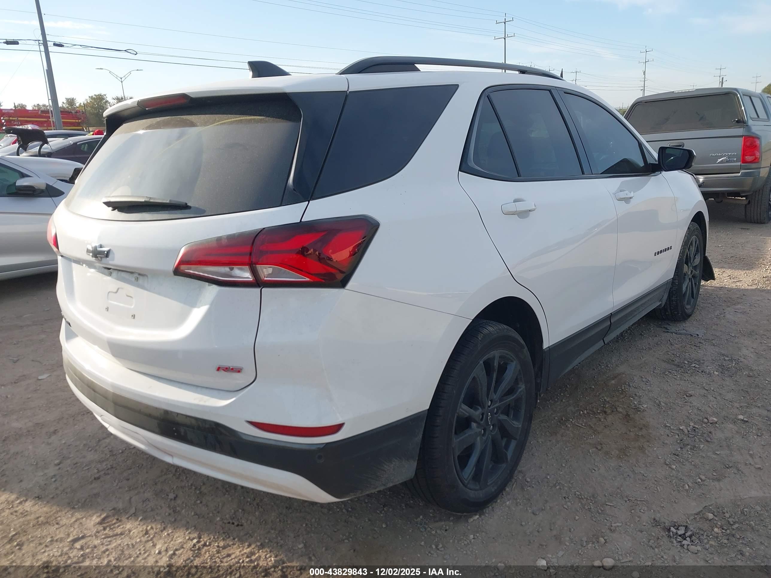 CHEVROLET EQUINOX image 4