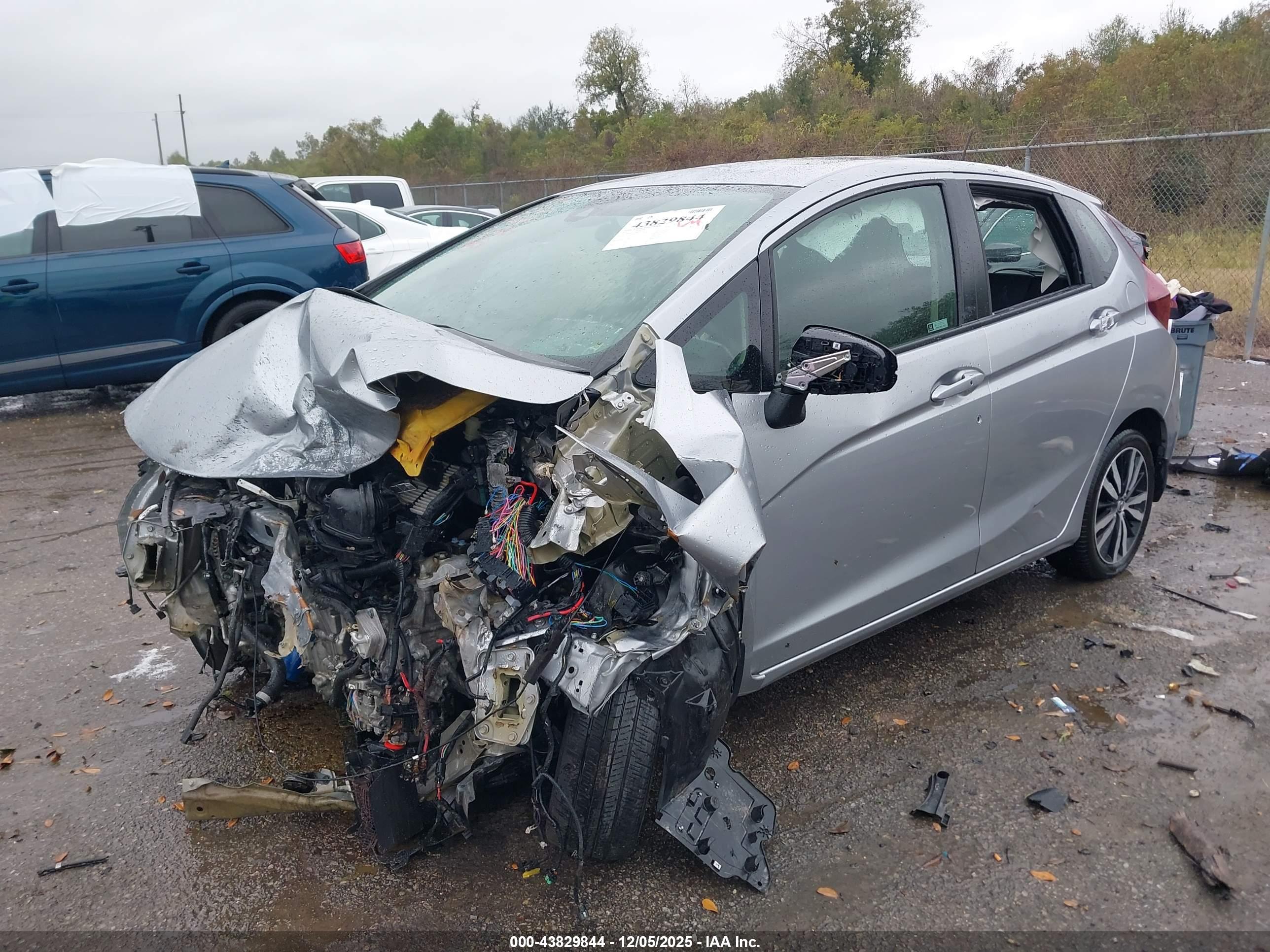 HONDA FIT image 2