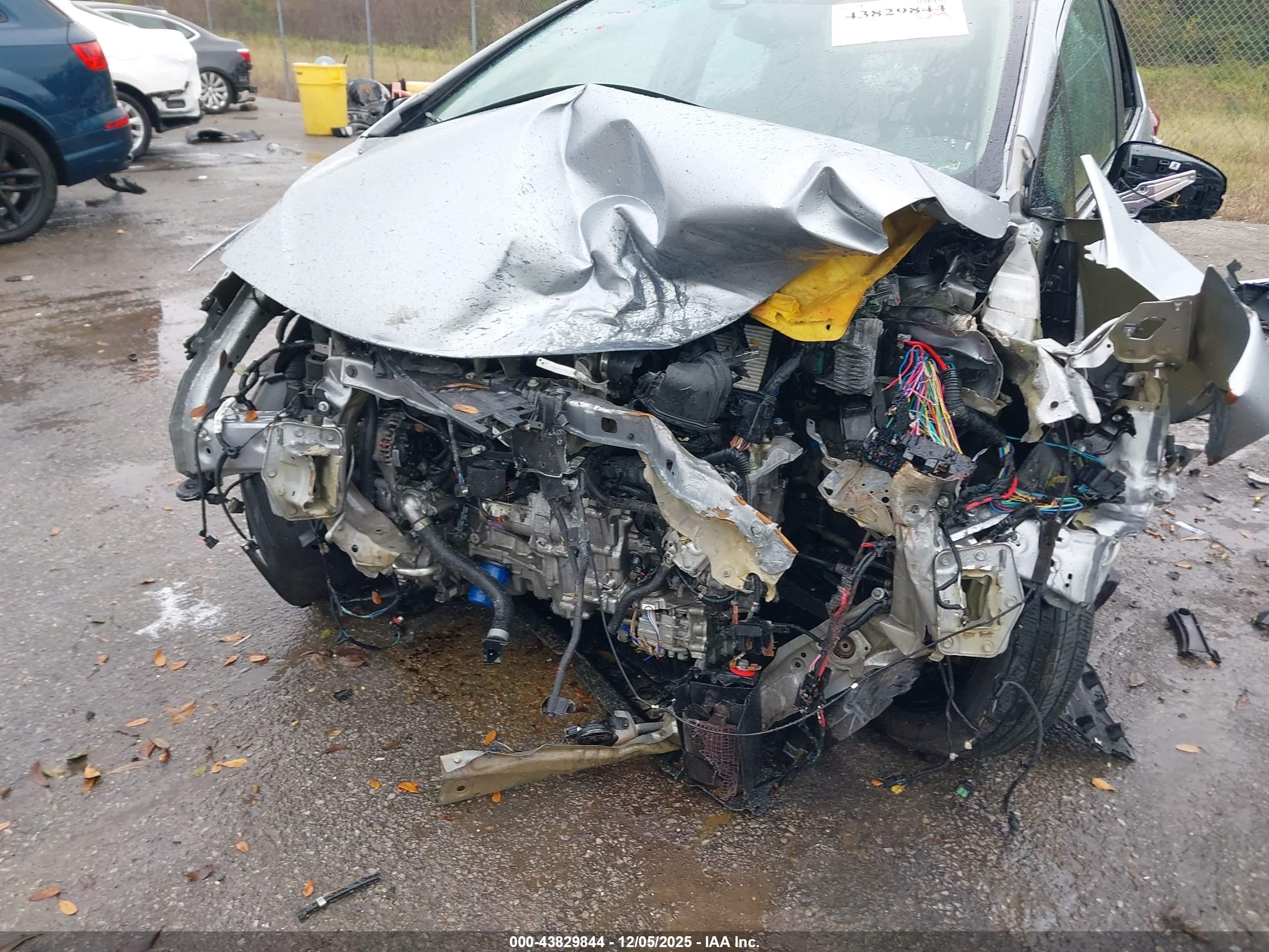 HONDA FIT image 6