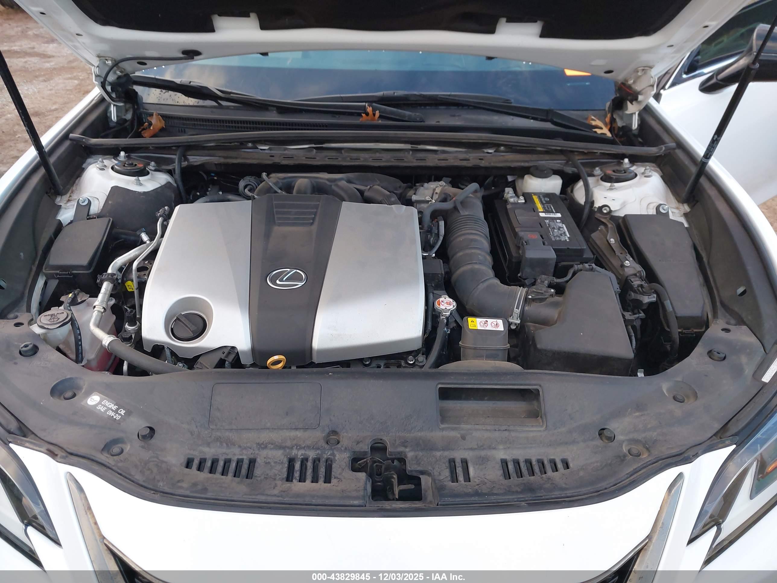 LEXUS ES image 10
