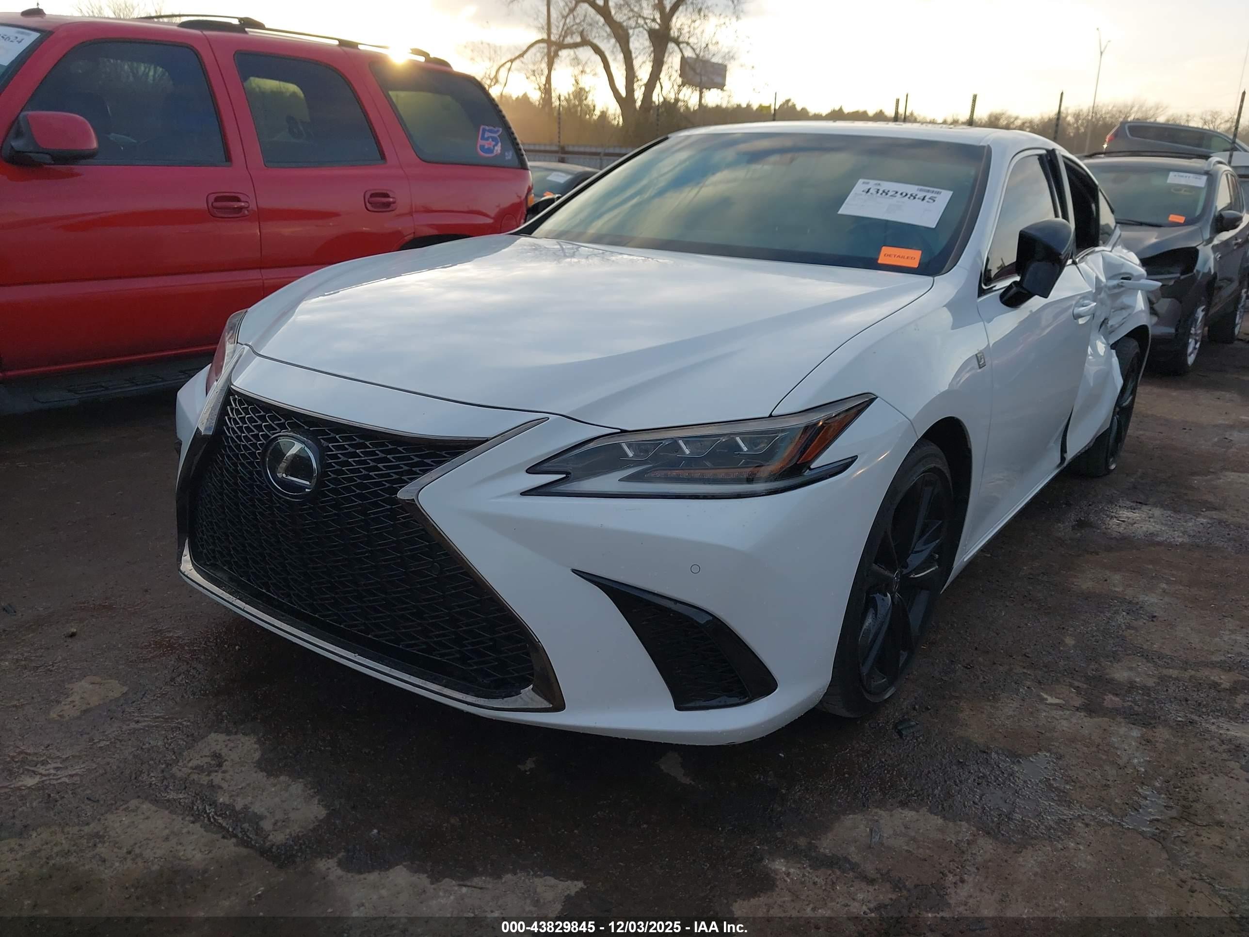 LEXUS ES image 2