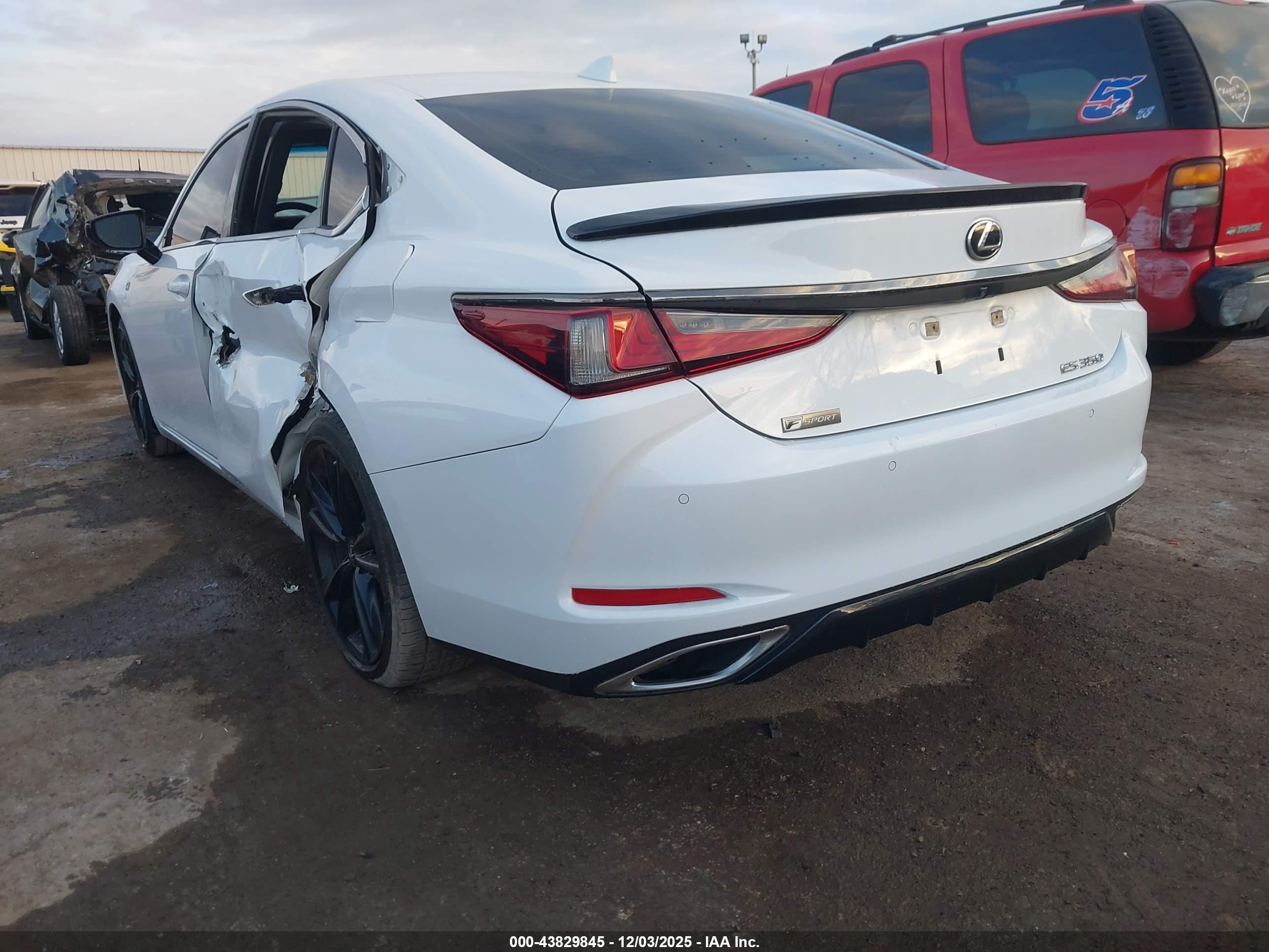 LEXUS ES image 3