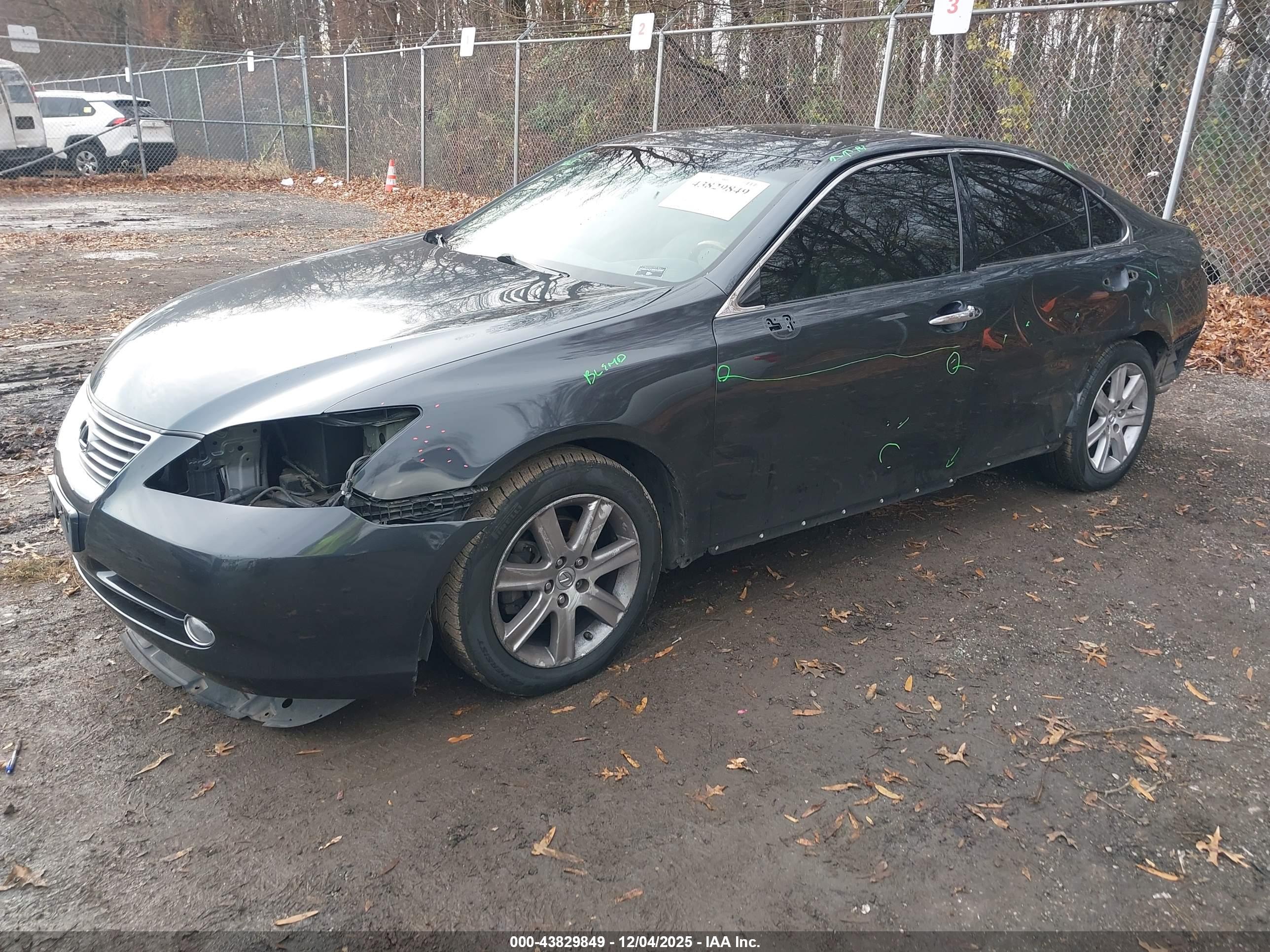 LEXUS ES image 2