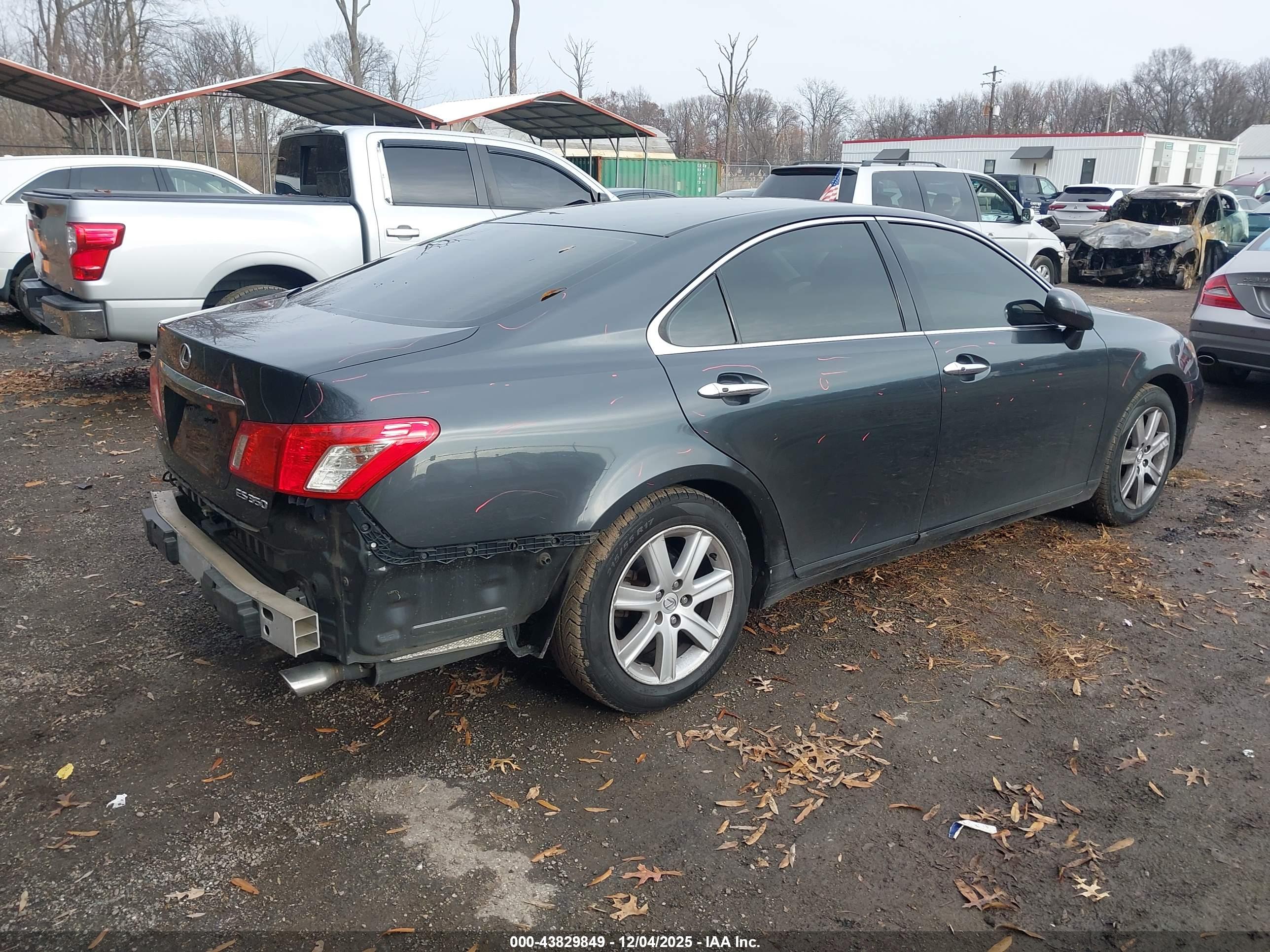 LEXUS ES image 4