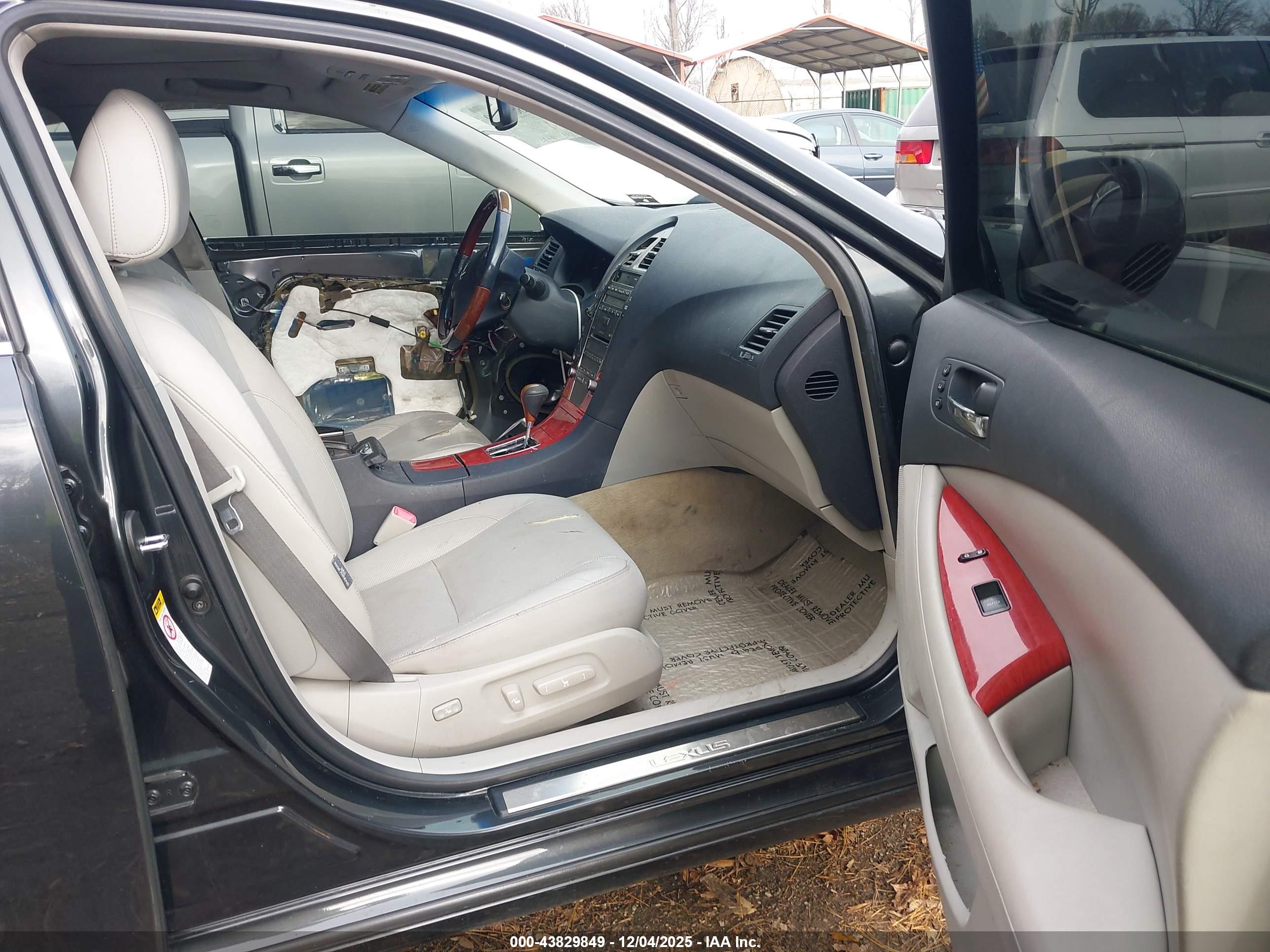 LEXUS ES image 5