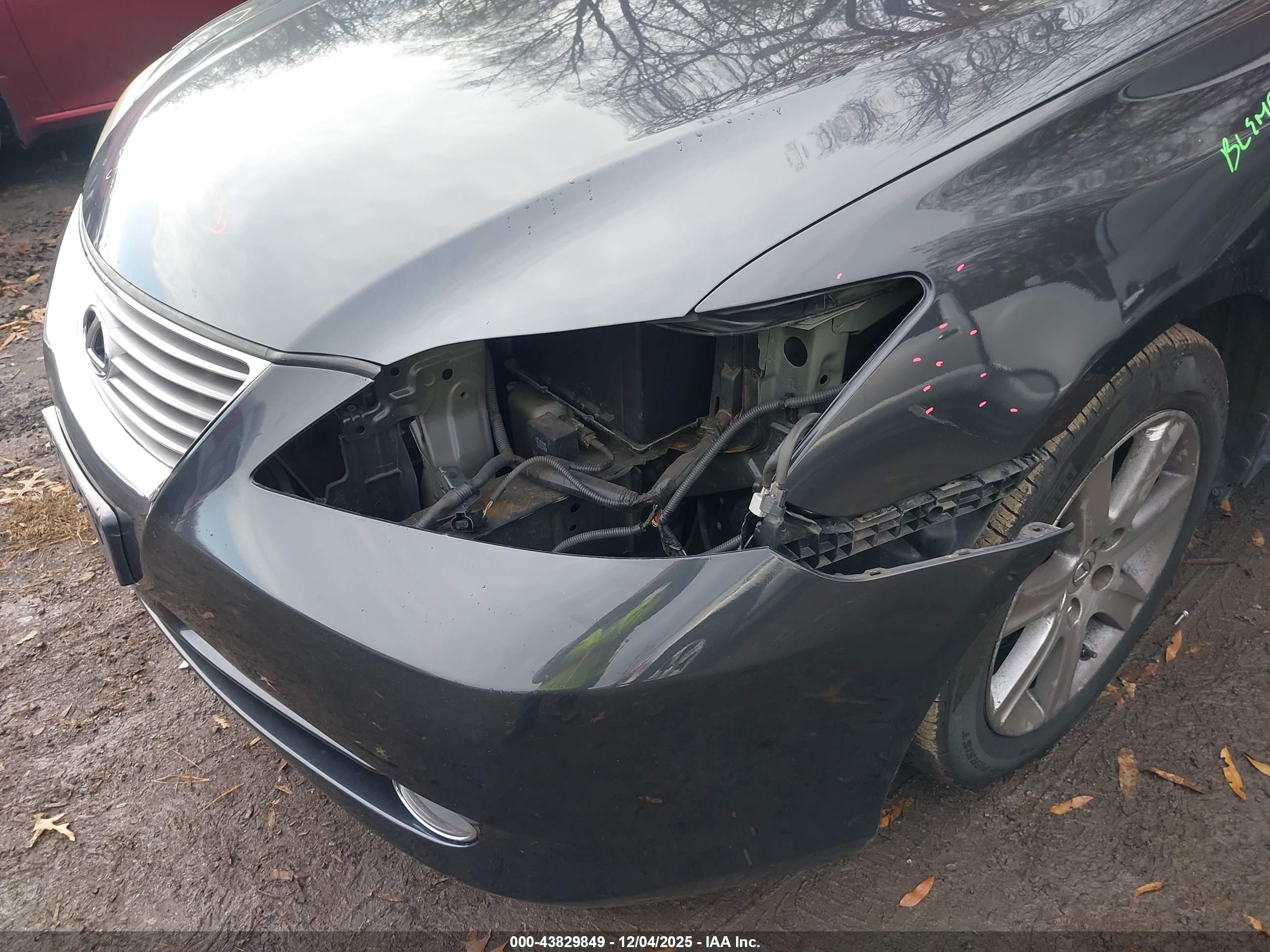 LEXUS ES image 6