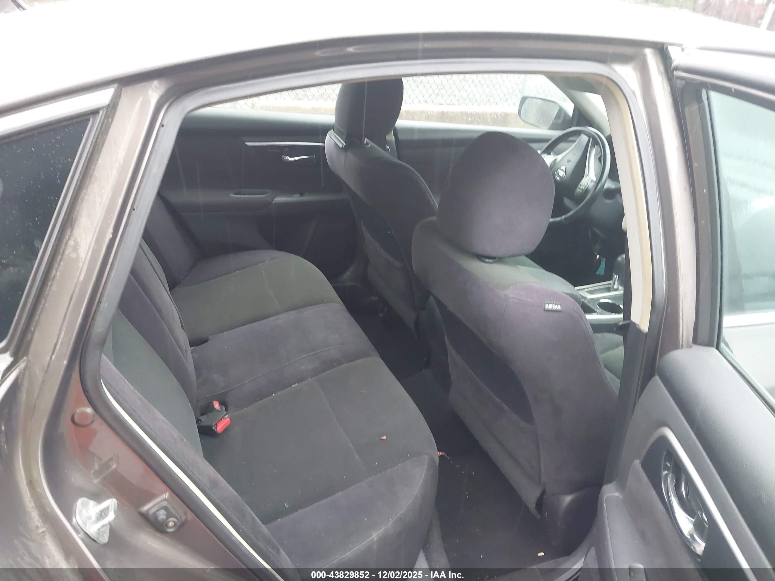 NISSAN ALTIMA image 8