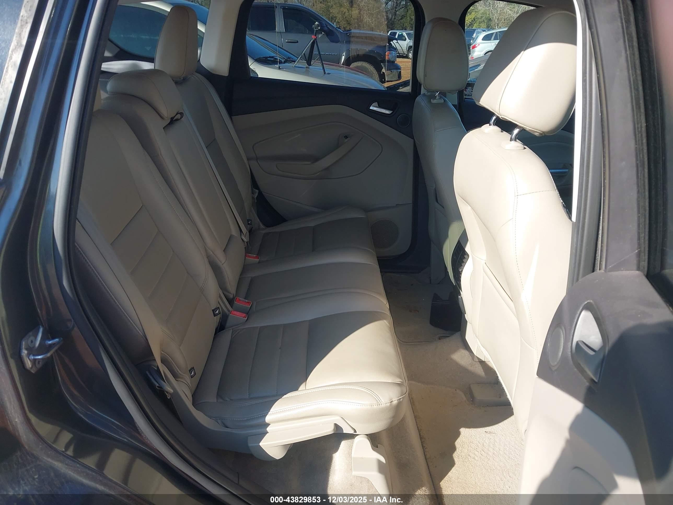 FORD ESCAPE image 8
