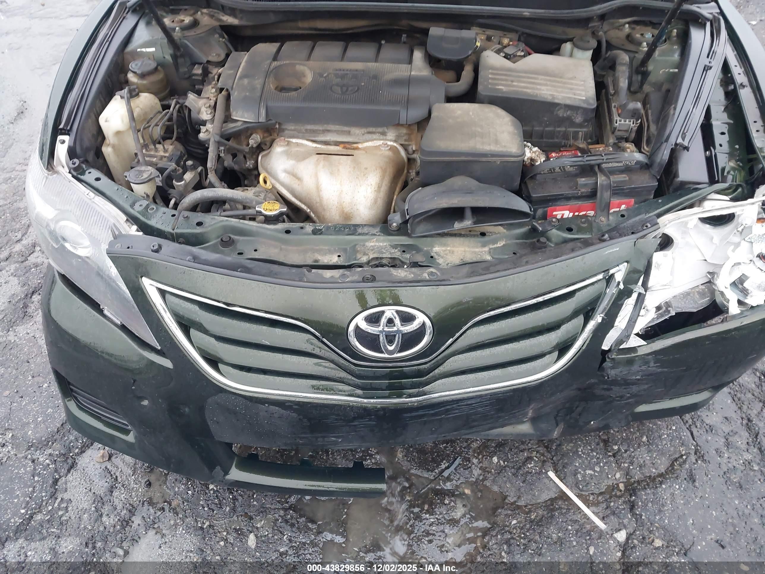 TOYOTA CAMRY image 10