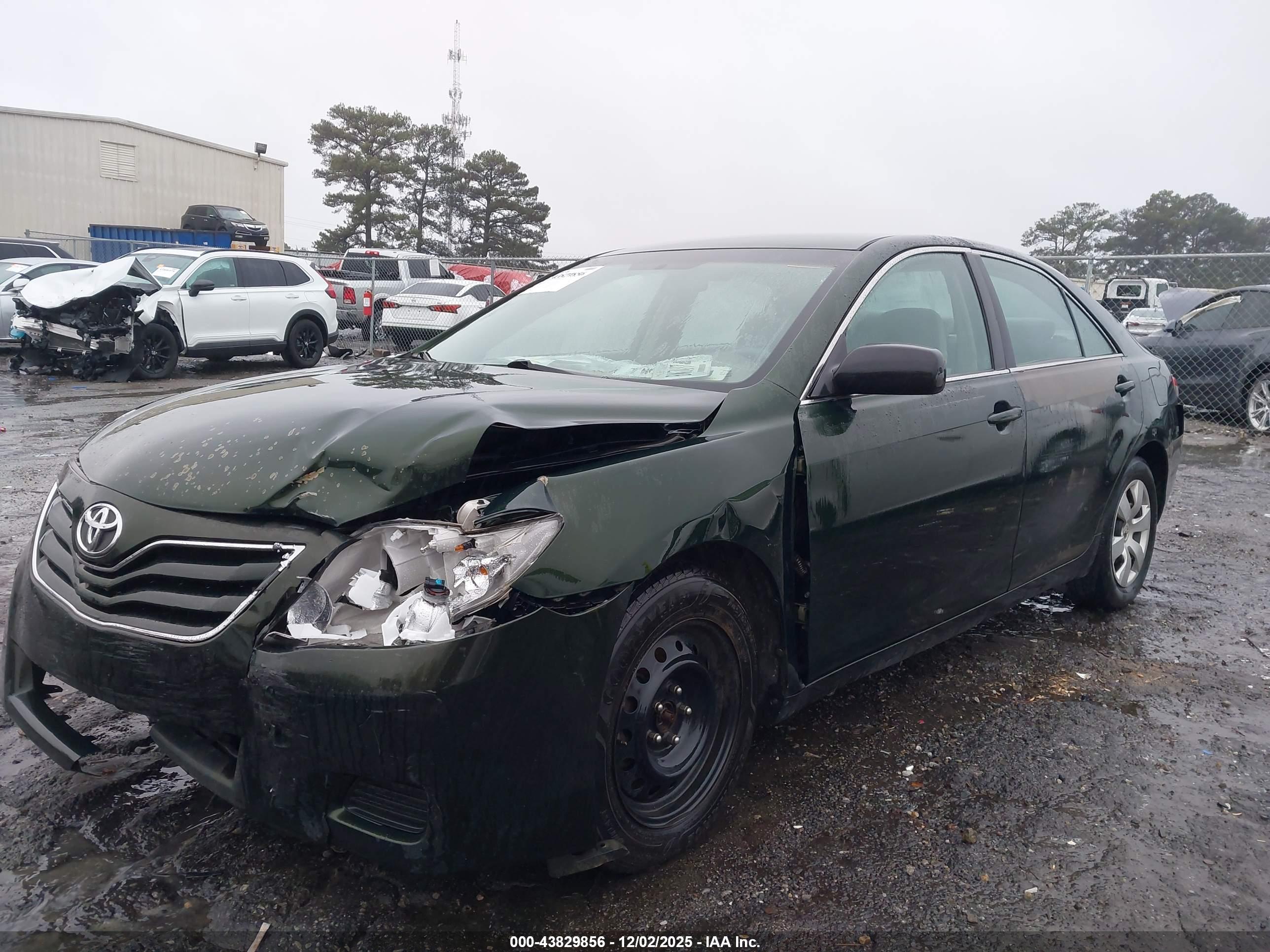 TOYOTA CAMRY image 6