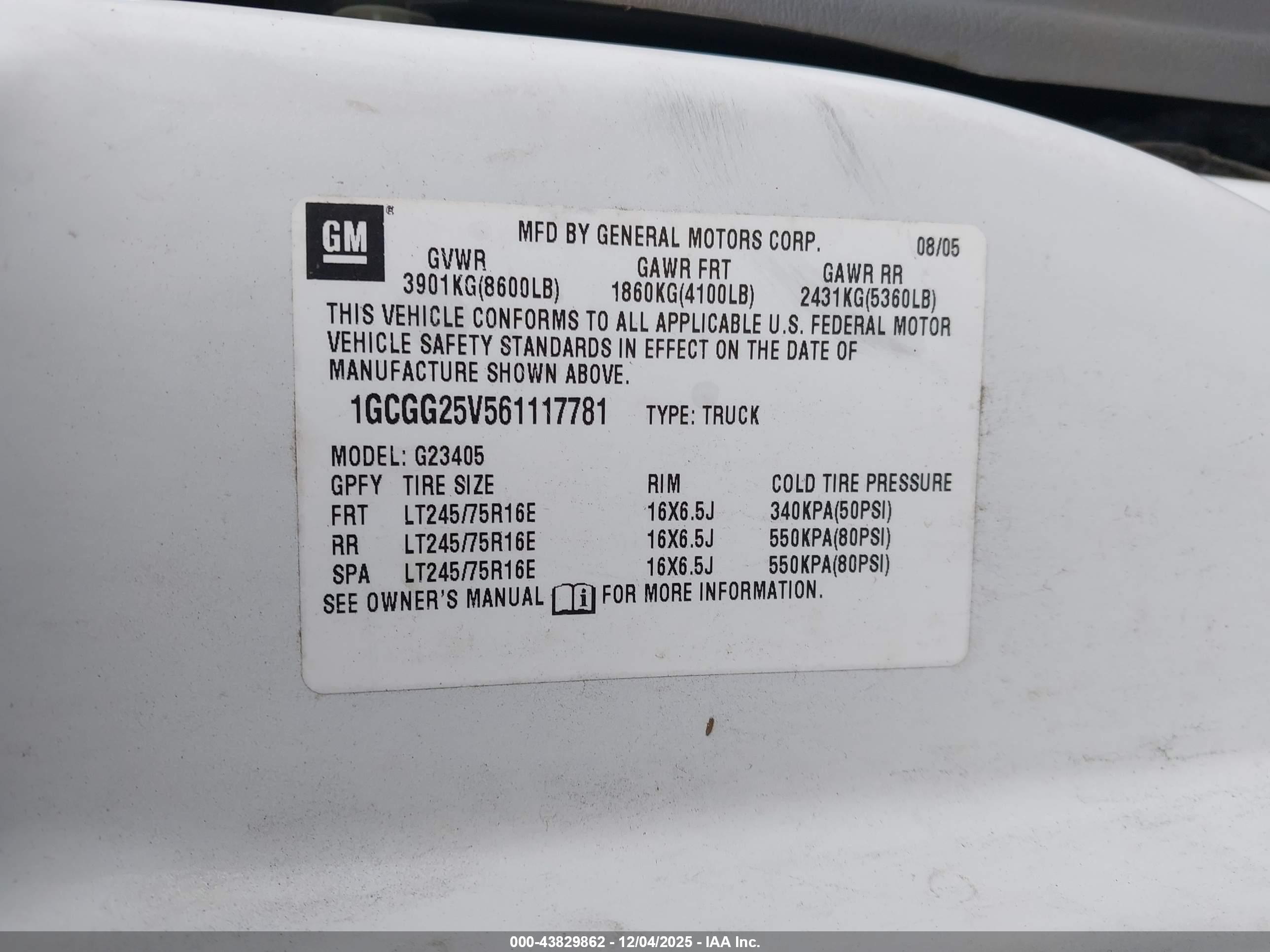 CHEVROLET EXPRESS image 9