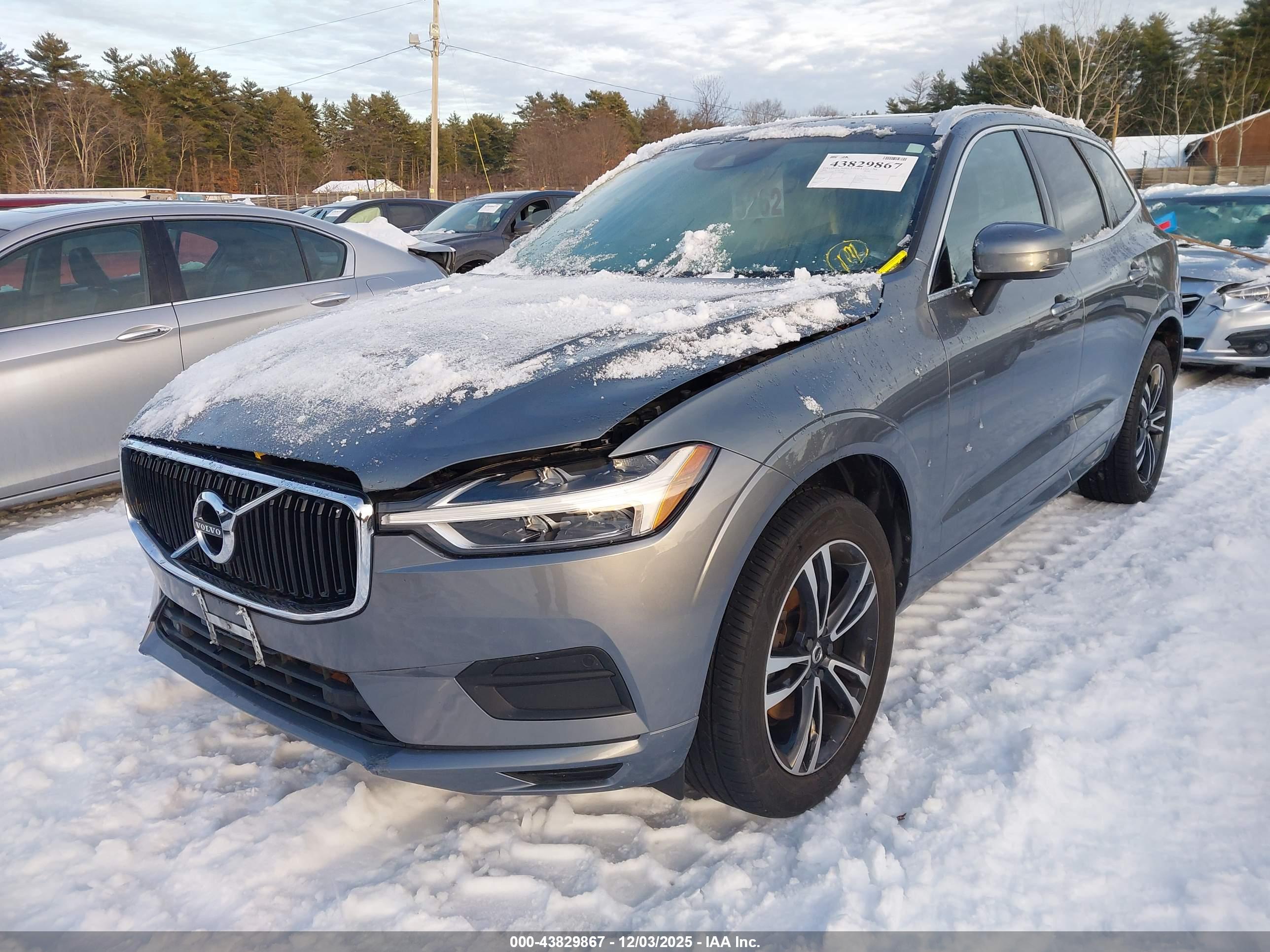 VOLVO XC60 image 2
