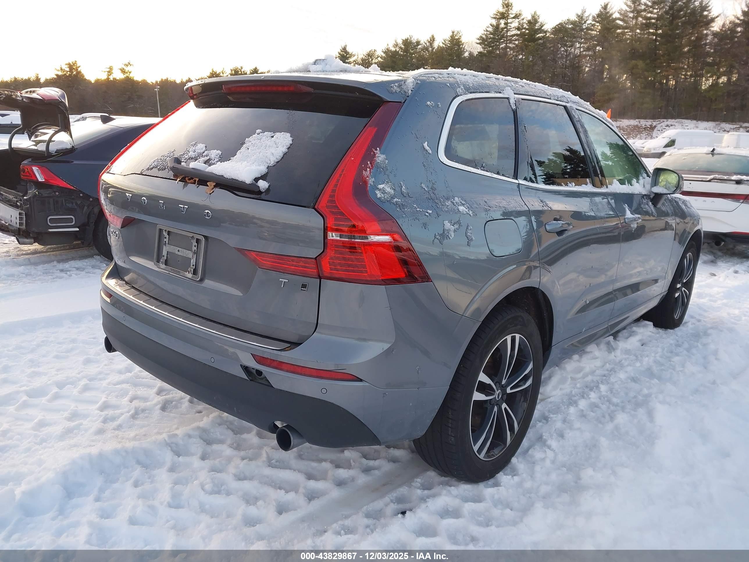VOLVO XC60 image 4