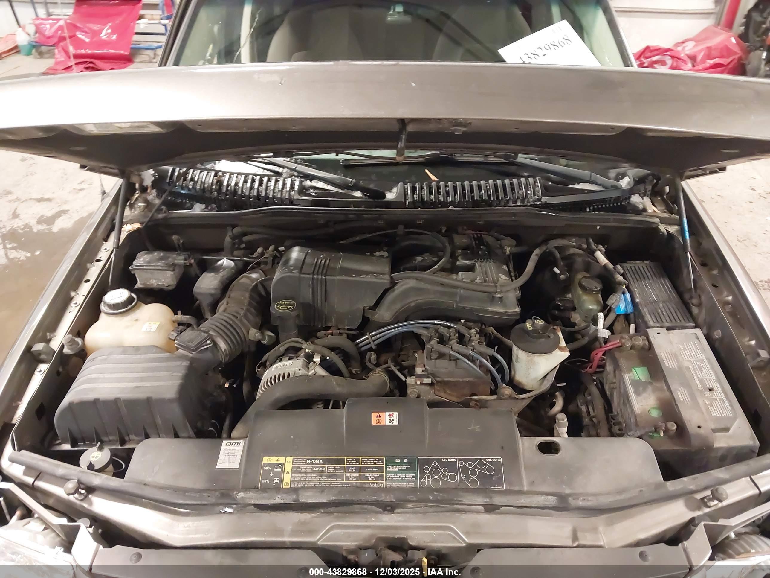 FORD EXPLORER image 10