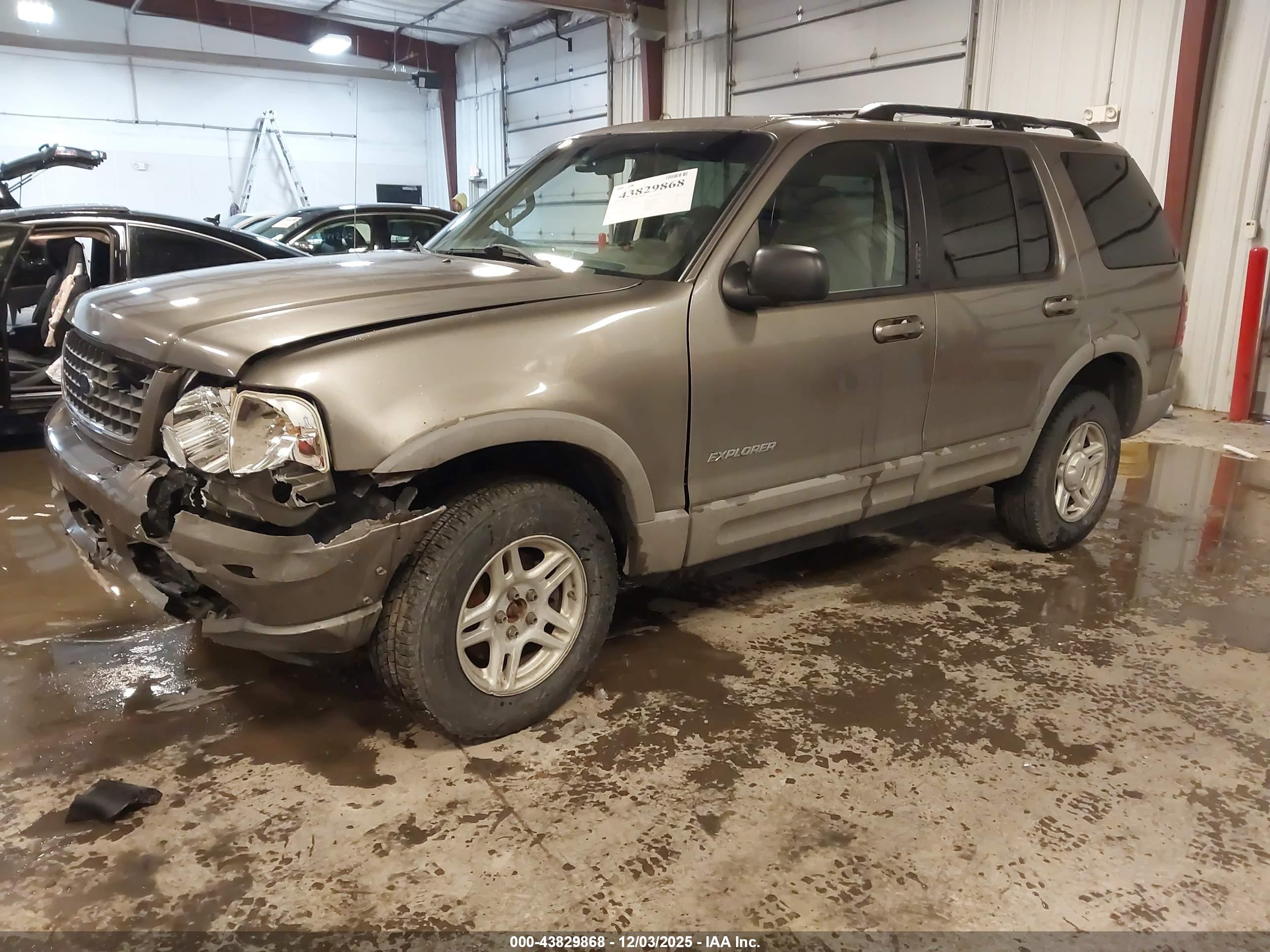 FORD EXPLORER image 2