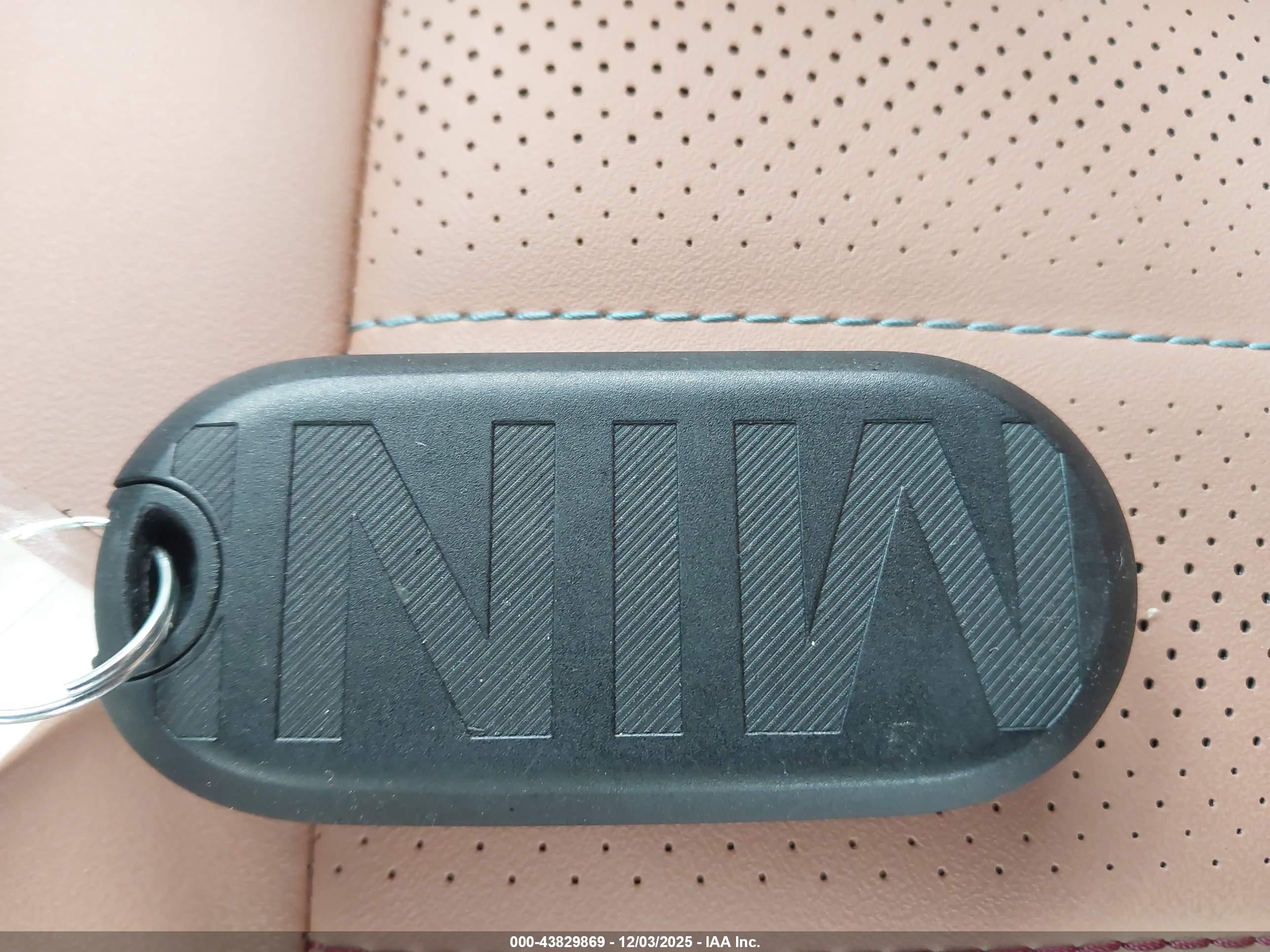 MINI COUNTRYMAN image 11