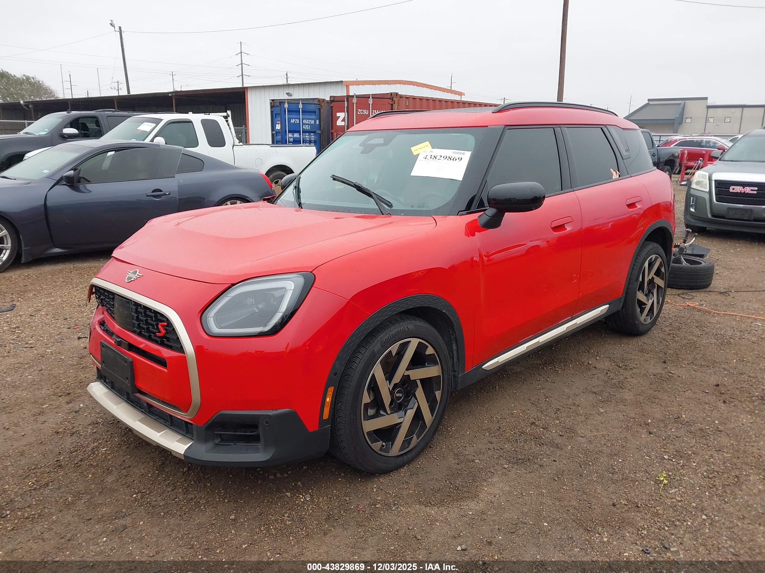 MINI COUNTRYMAN image 2
