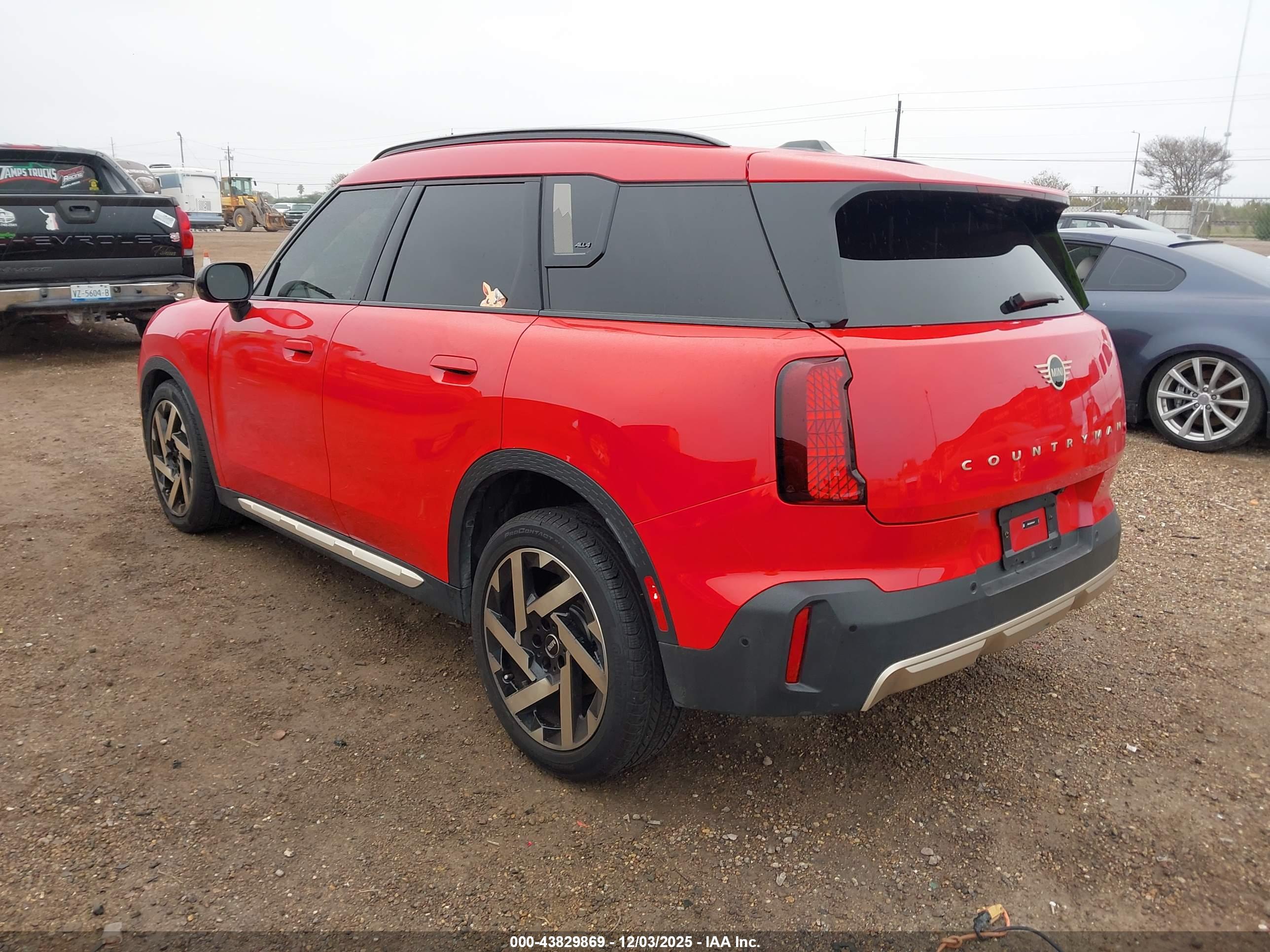 MINI COUNTRYMAN image 3