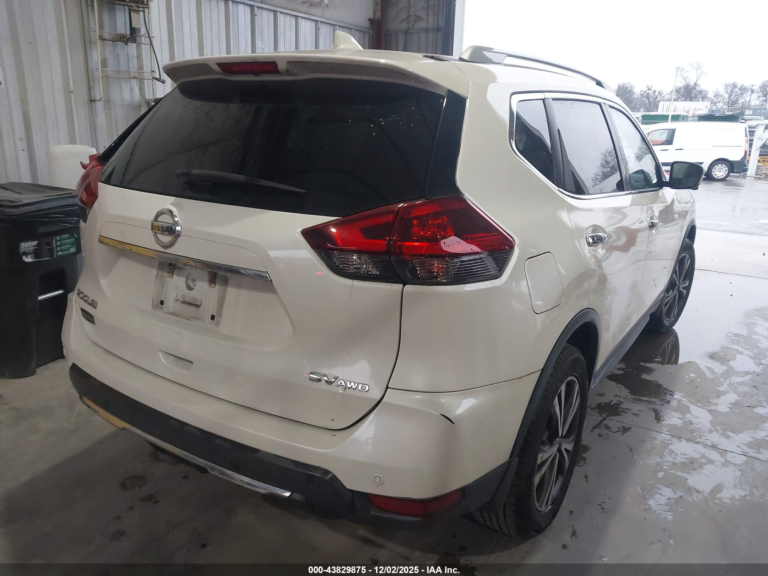NISSAN ROGUE image 4