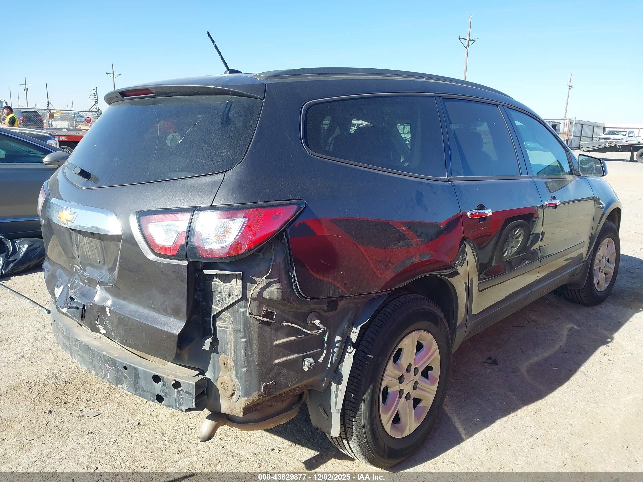 CHEVROLET TRAVERSE image 4