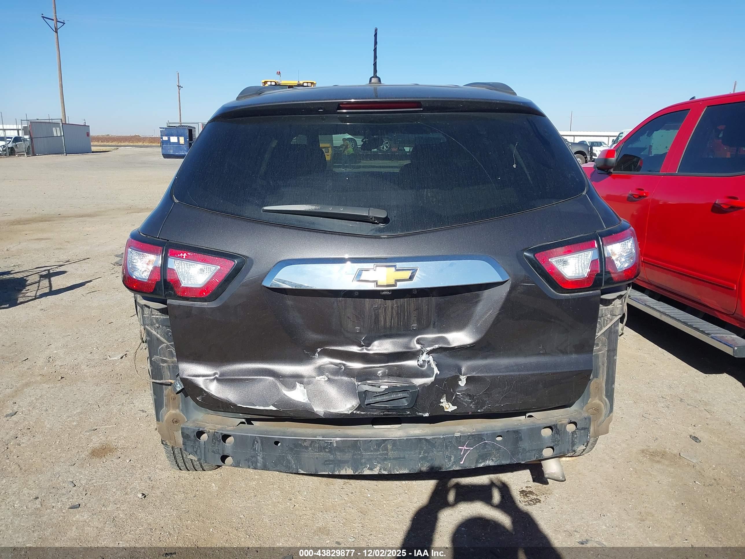 CHEVROLET TRAVERSE image 6