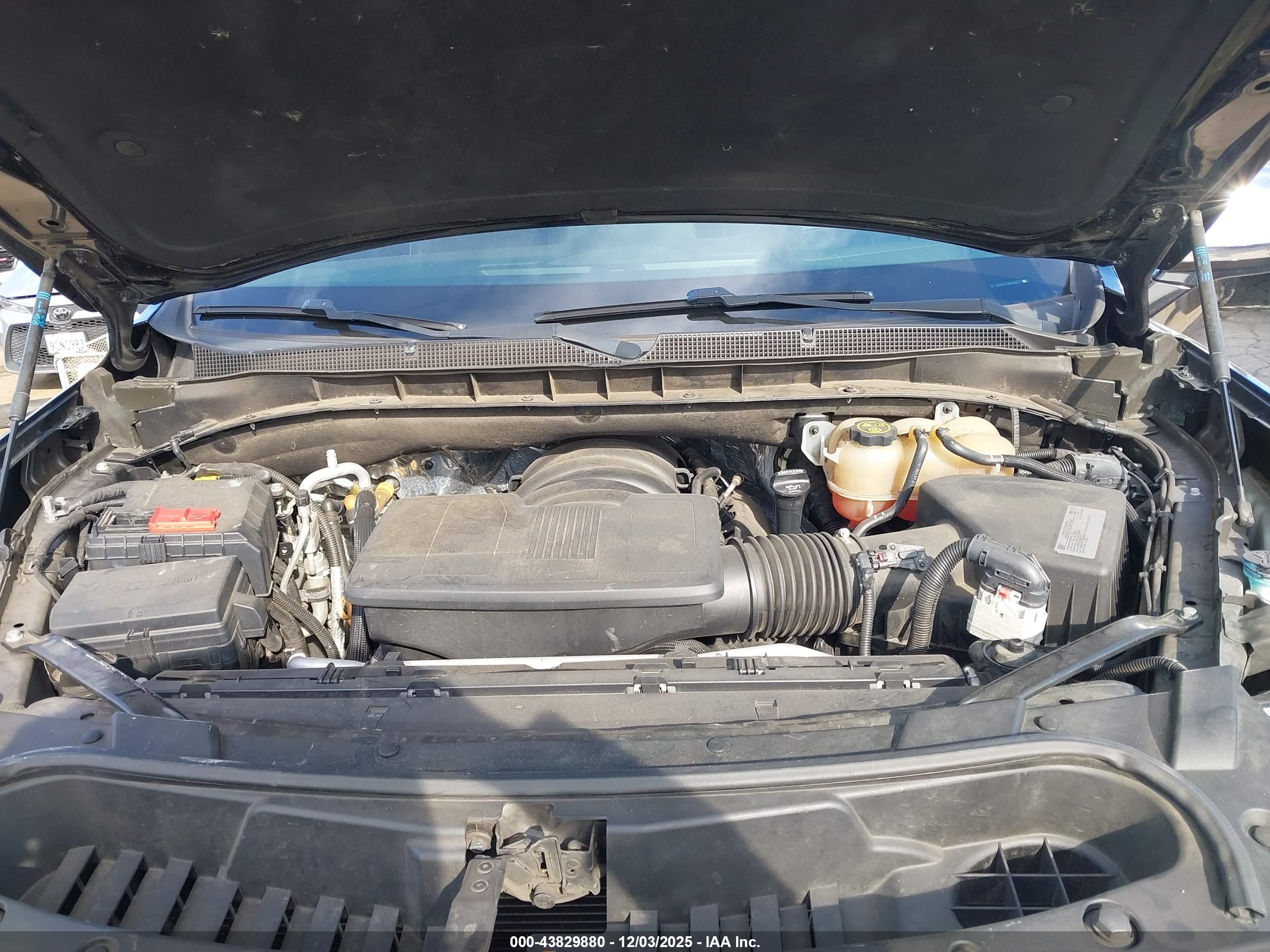 CHEVROLET SUBURBAN image 10