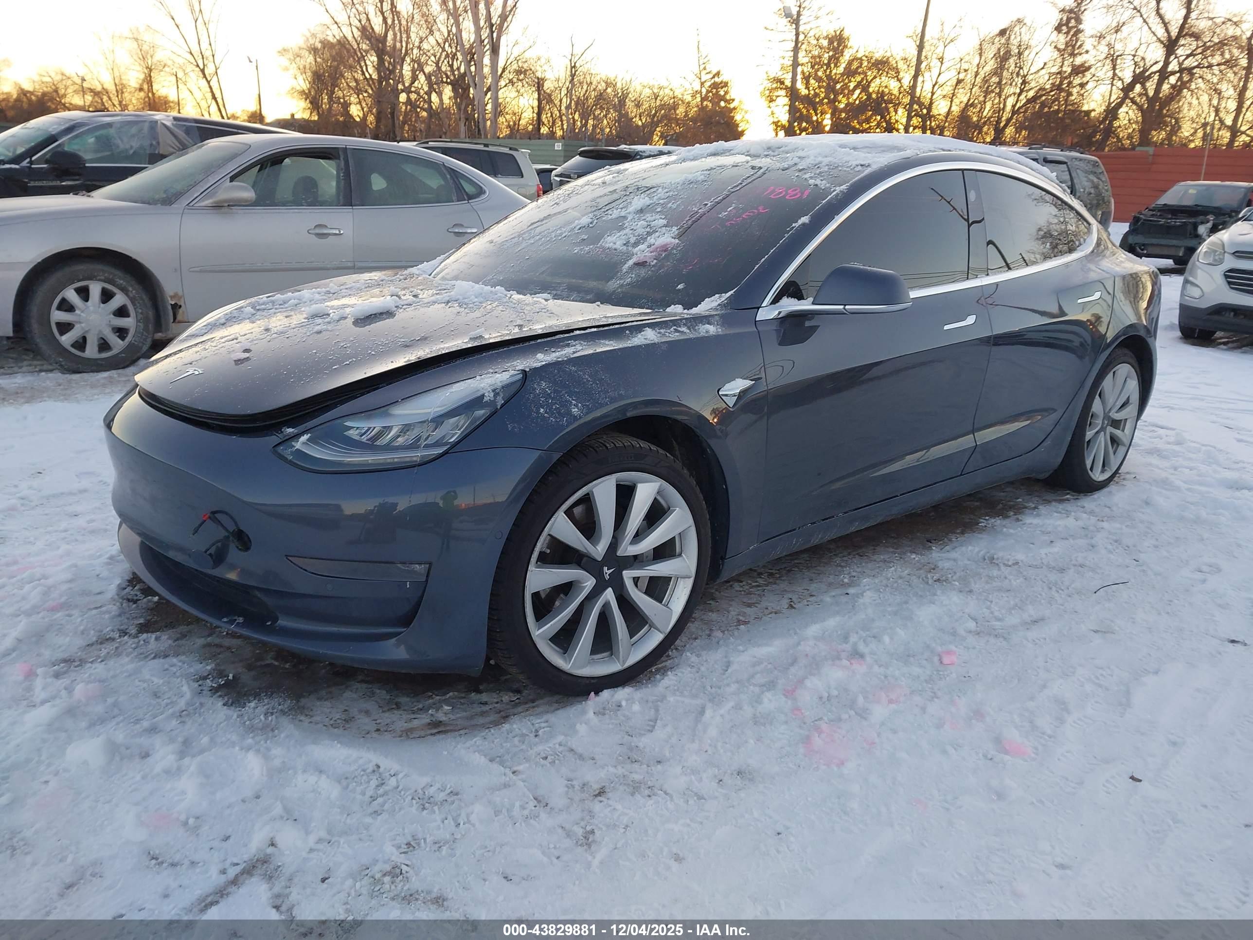 TESLA MODEL image 2