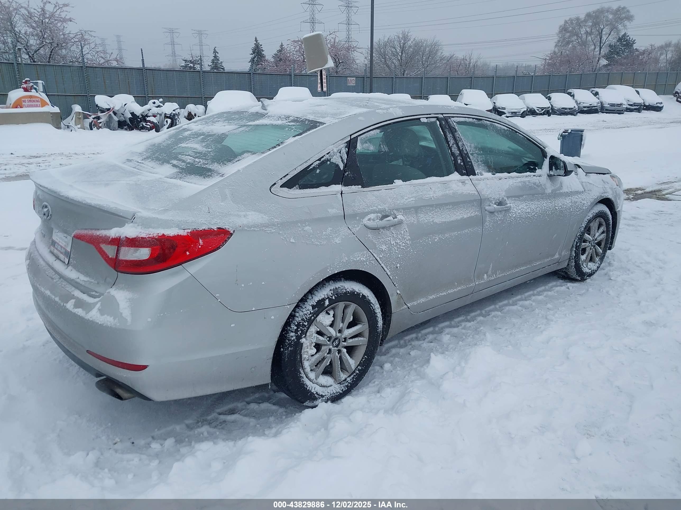HYUNDAI SONATA image 4