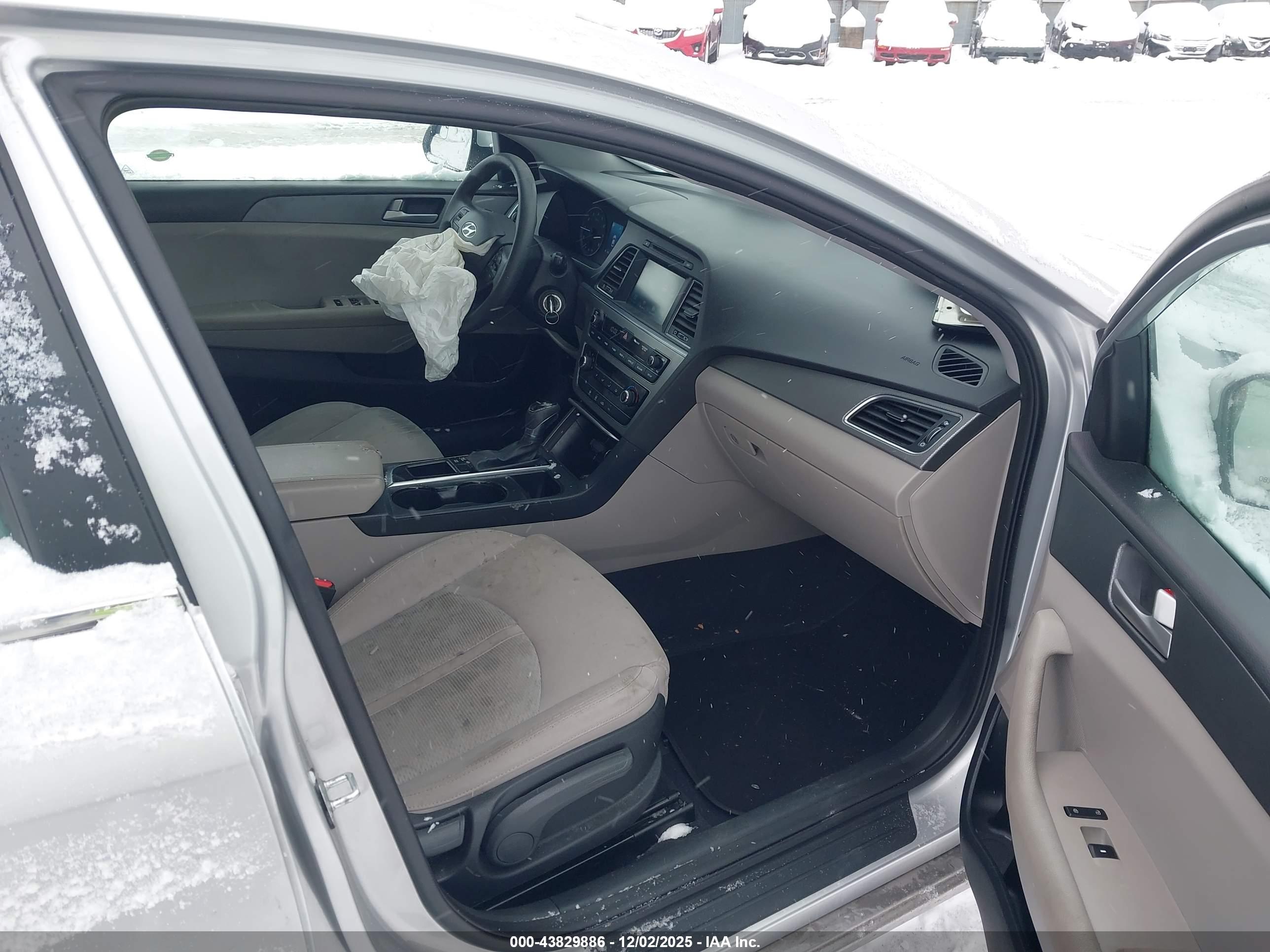 HYUNDAI SONATA image 5