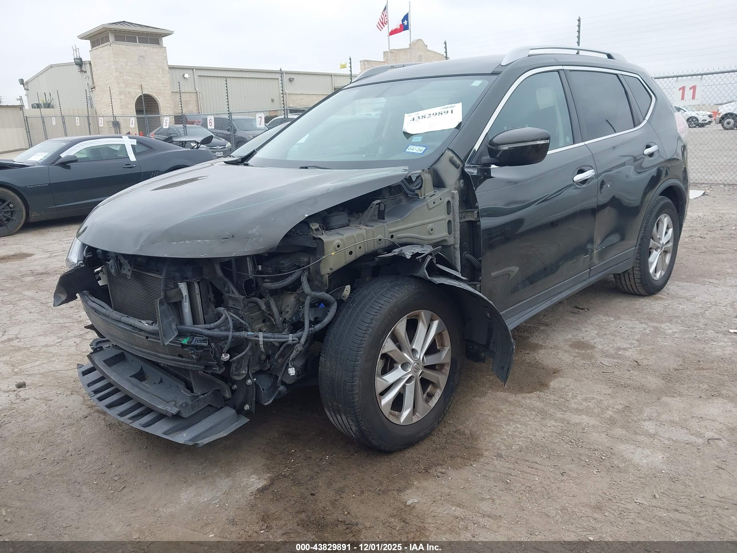 NISSAN ROGUE image 2