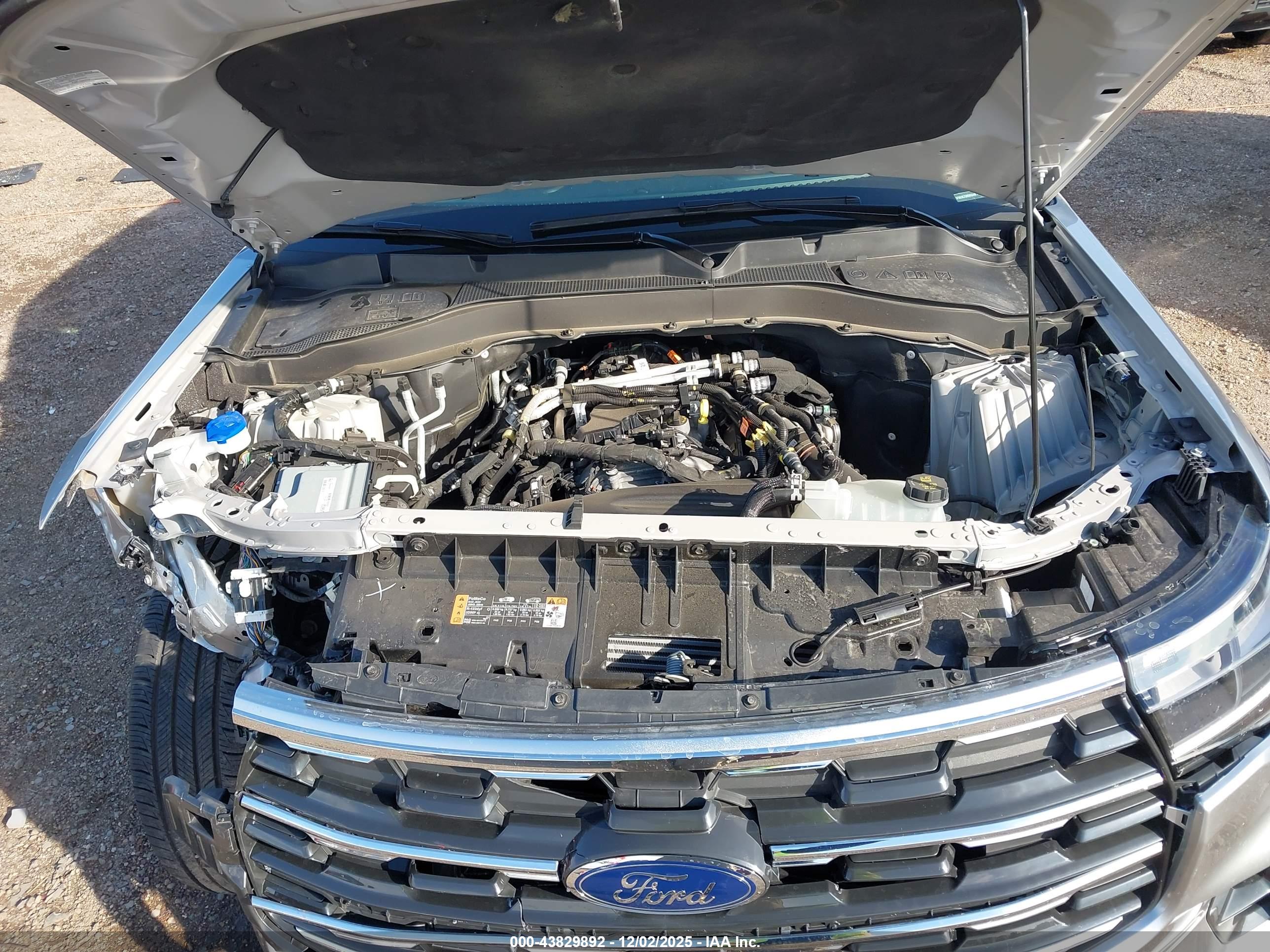 FORD EXPLORER image 10