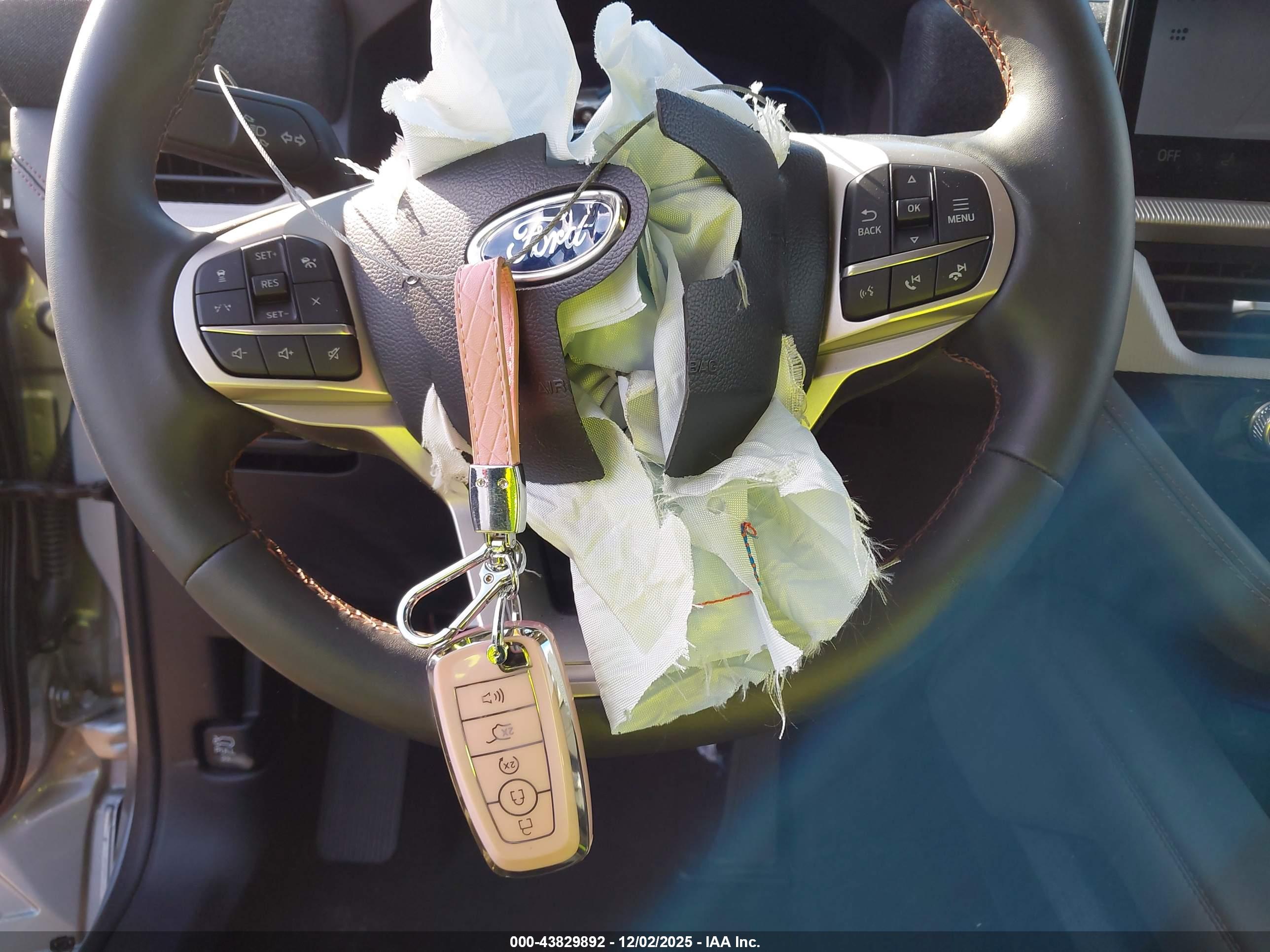 FORD EXPLORER image 11