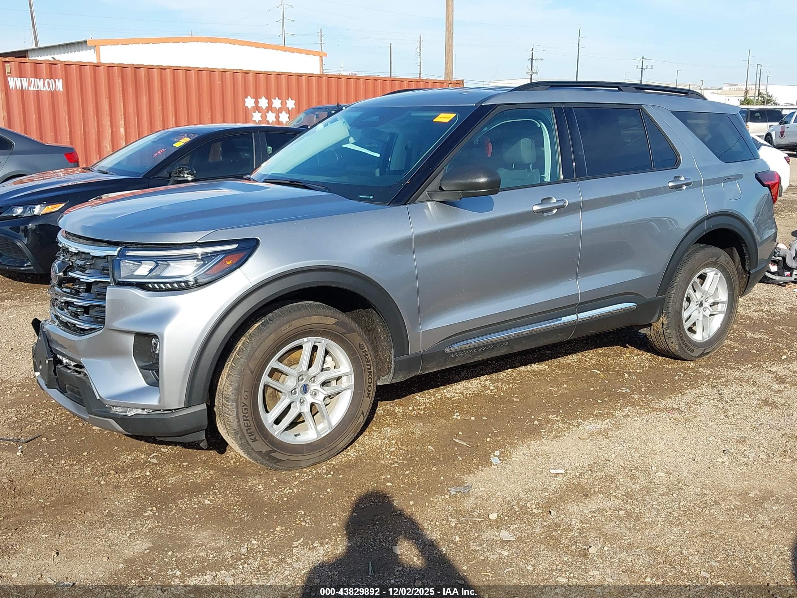FORD EXPLORER image 2