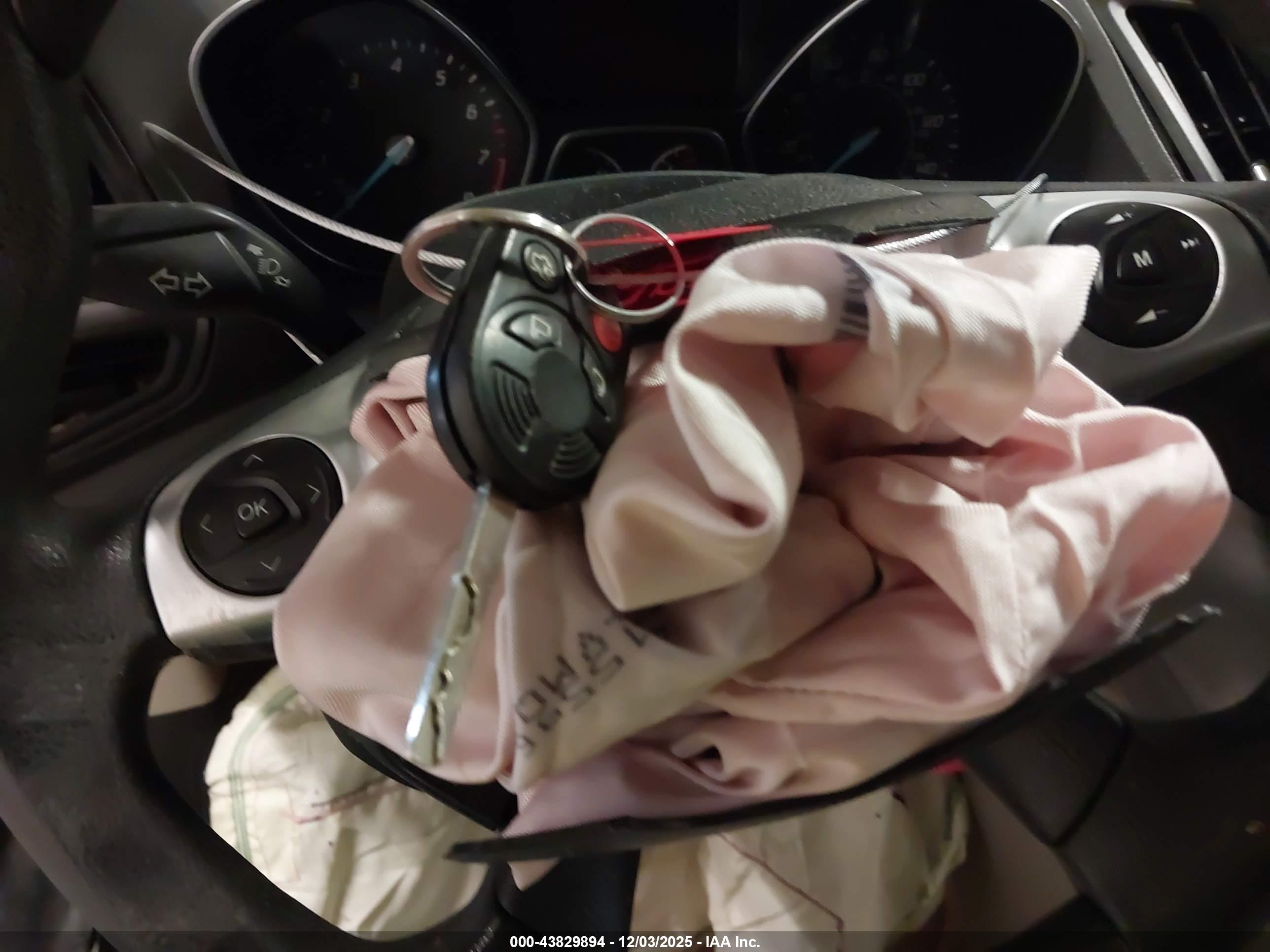 FORD ESCAPE image 11