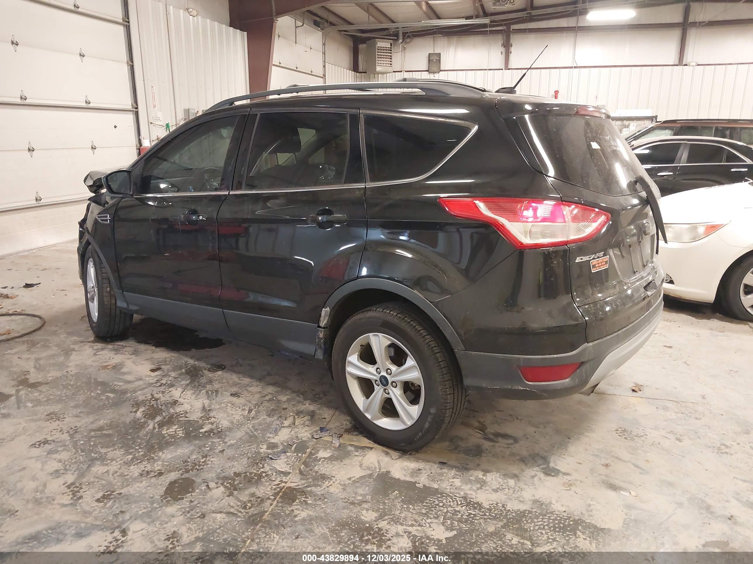FORD ESCAPE image 3