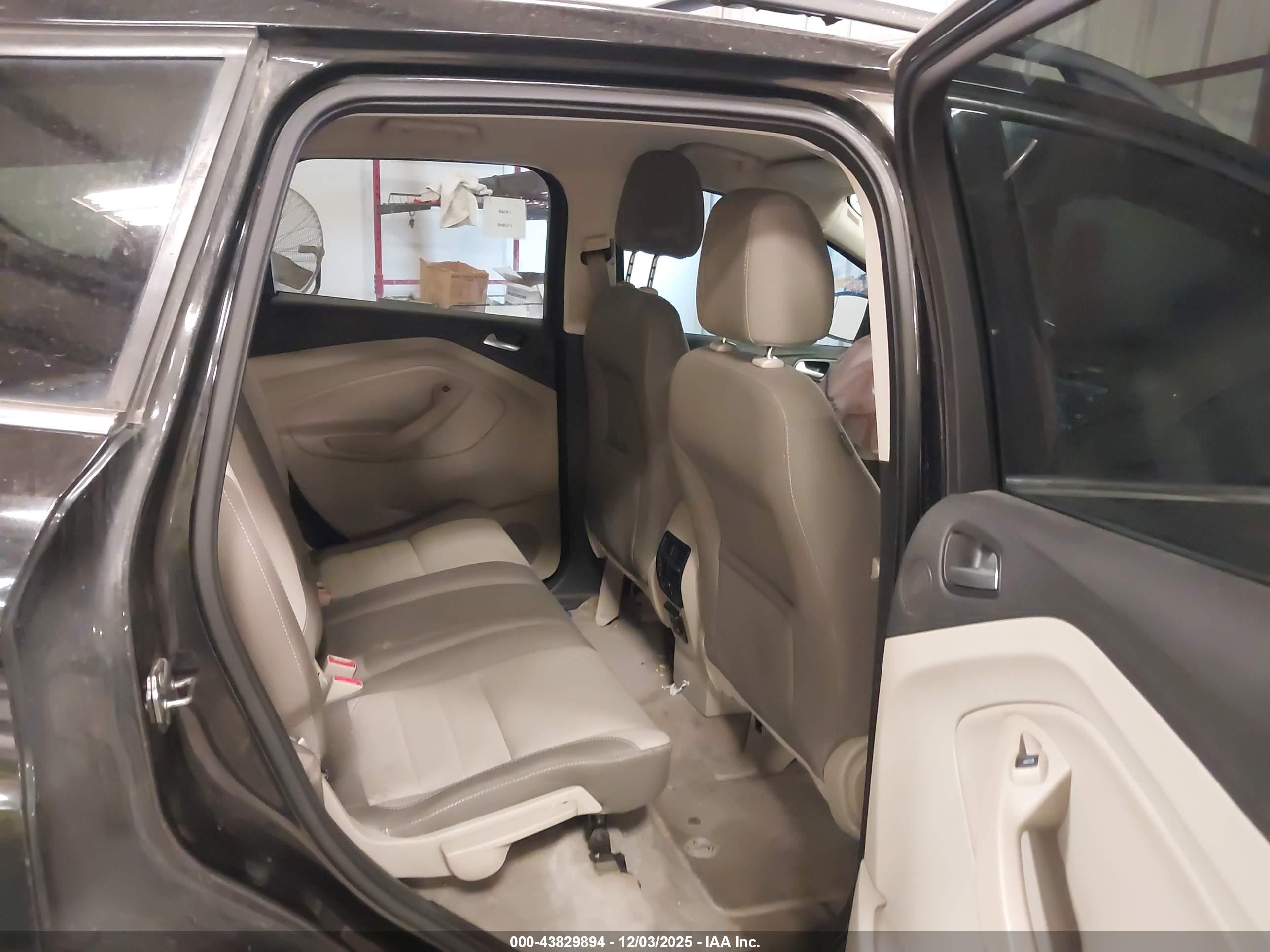 FORD ESCAPE image 8