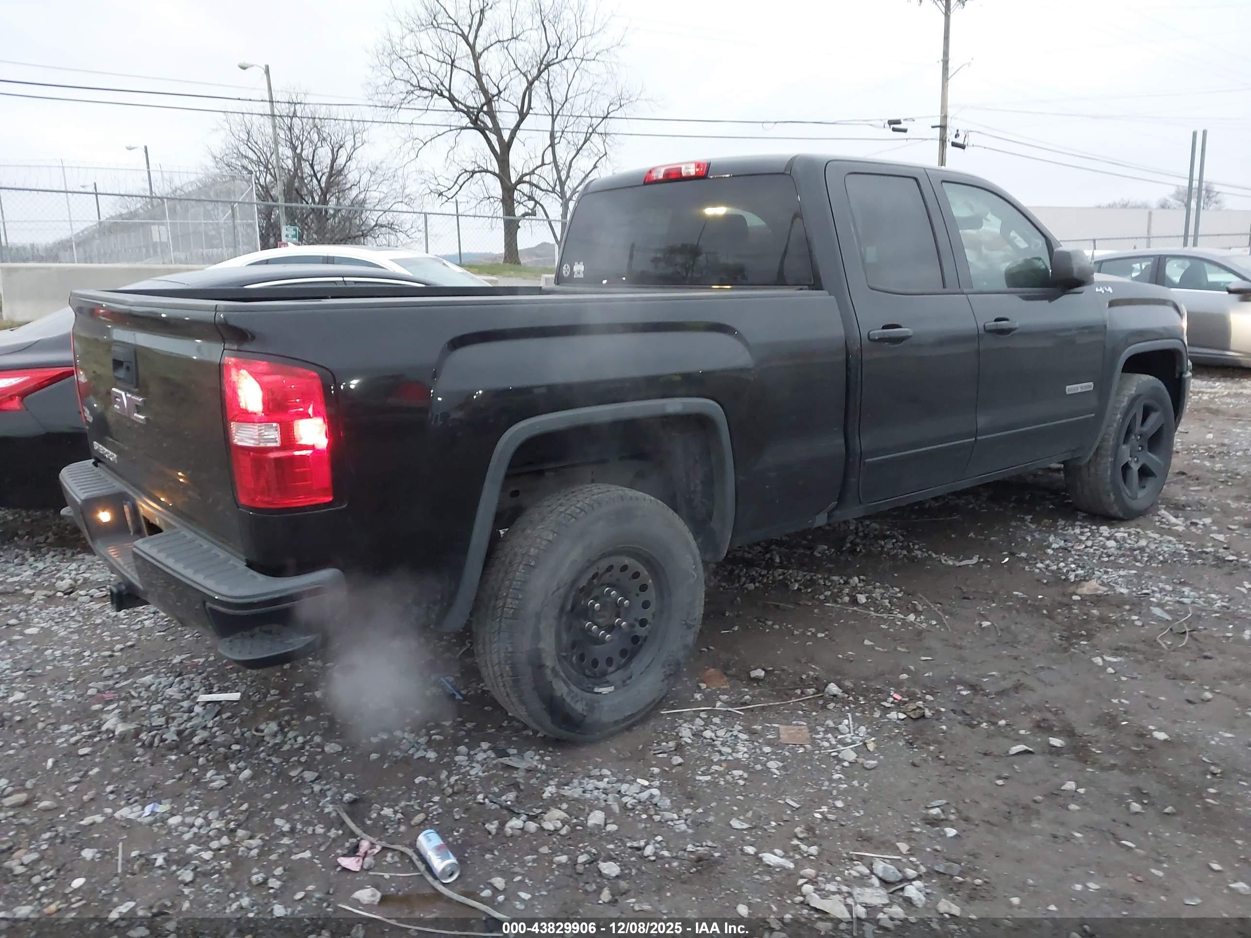 GMC SIERRA image 4