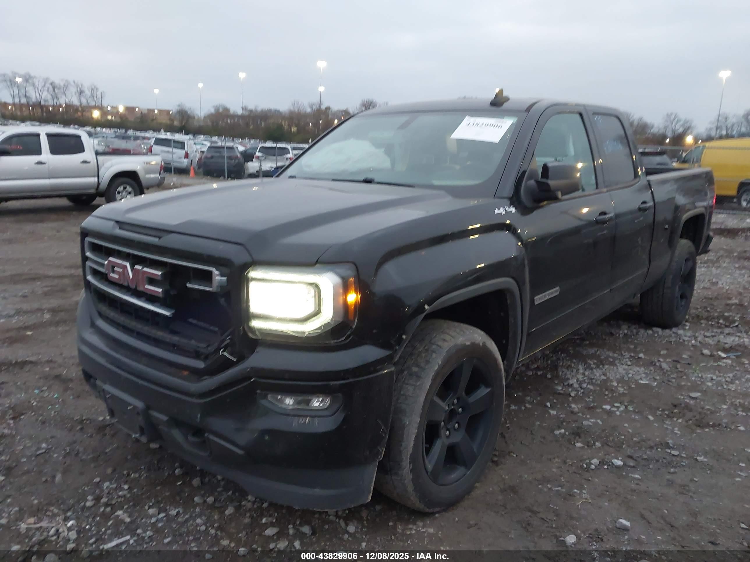 GMC SIERRA image 6