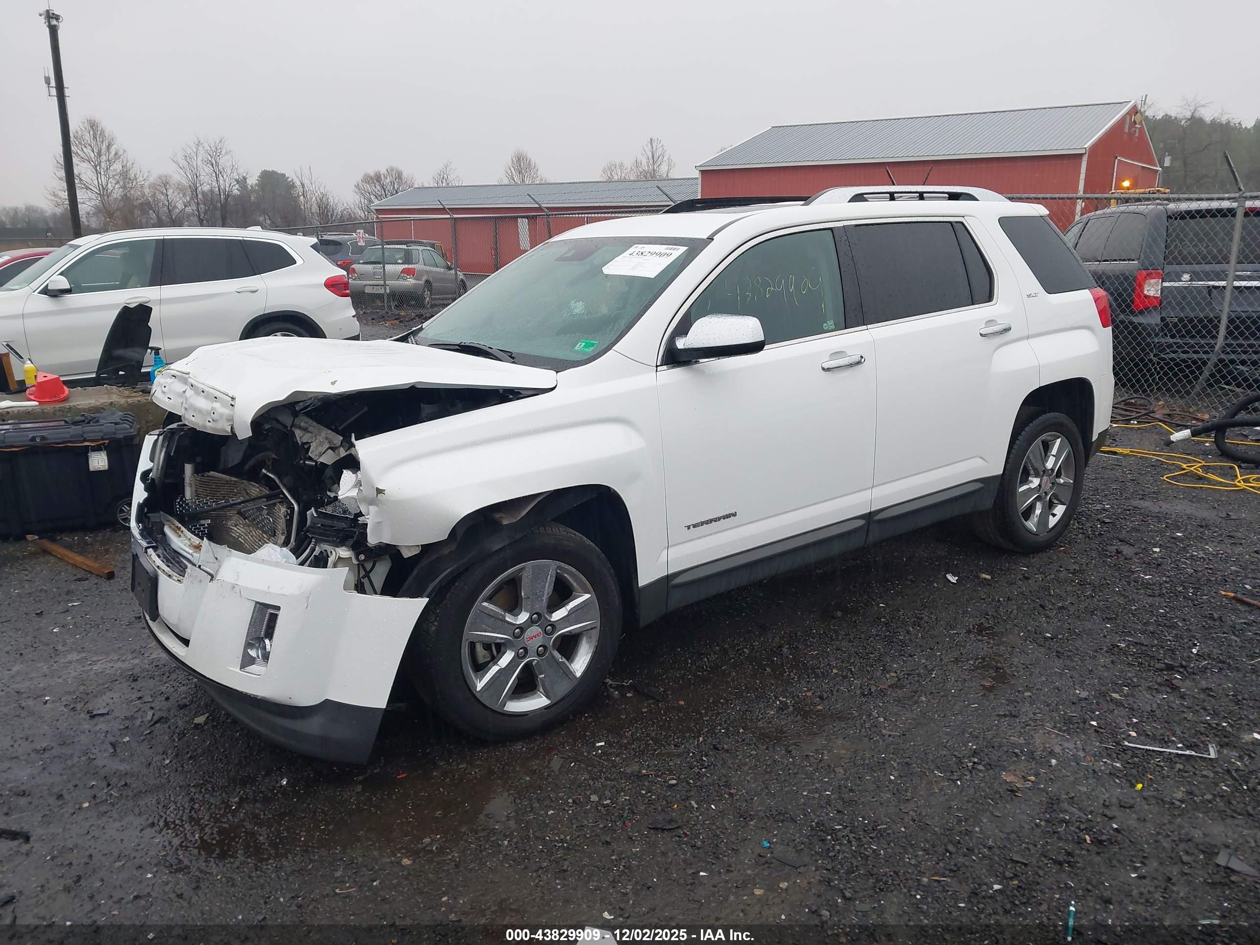 GMC TERRAIN image 2
