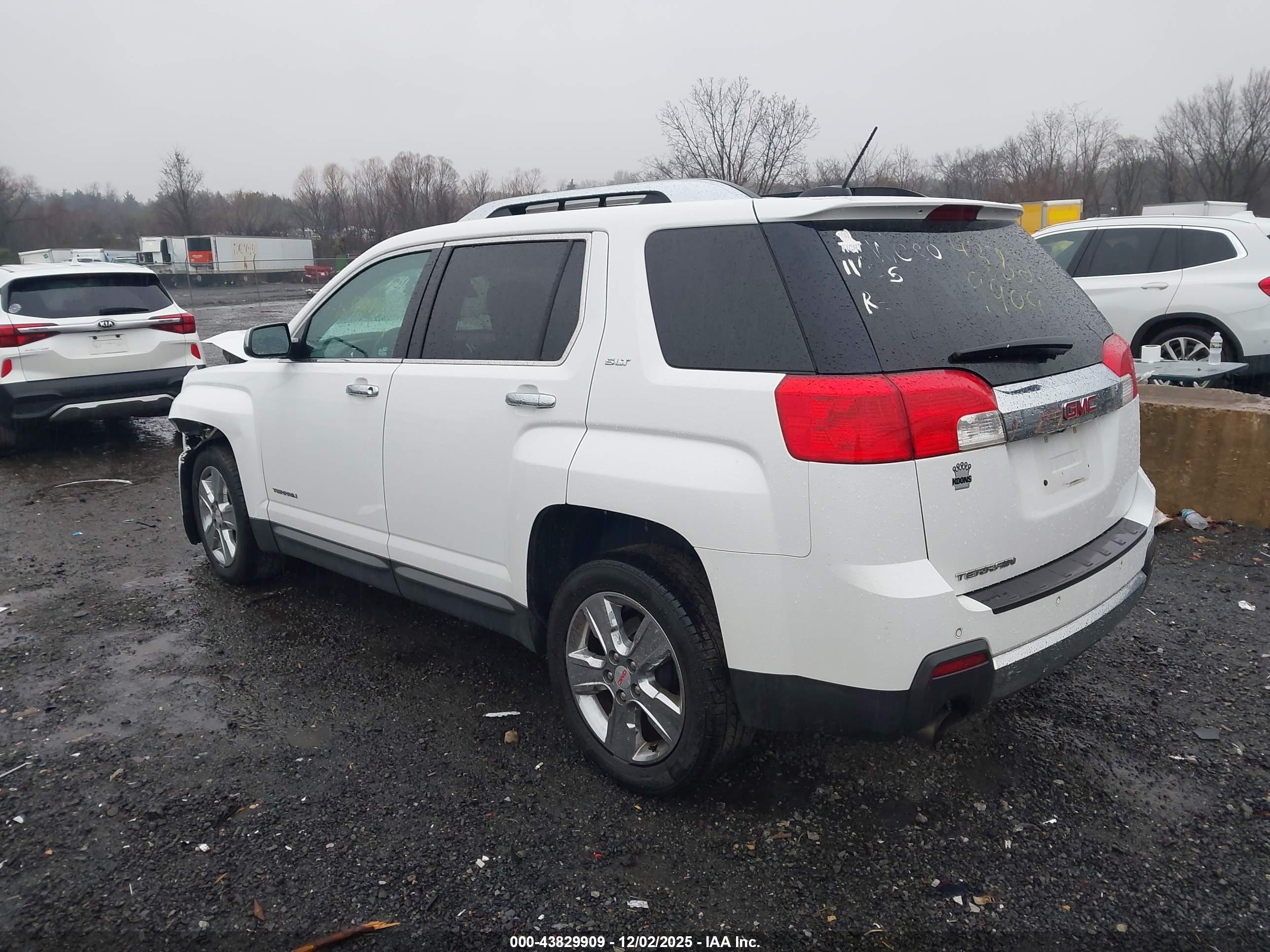 GMC TERRAIN image 3