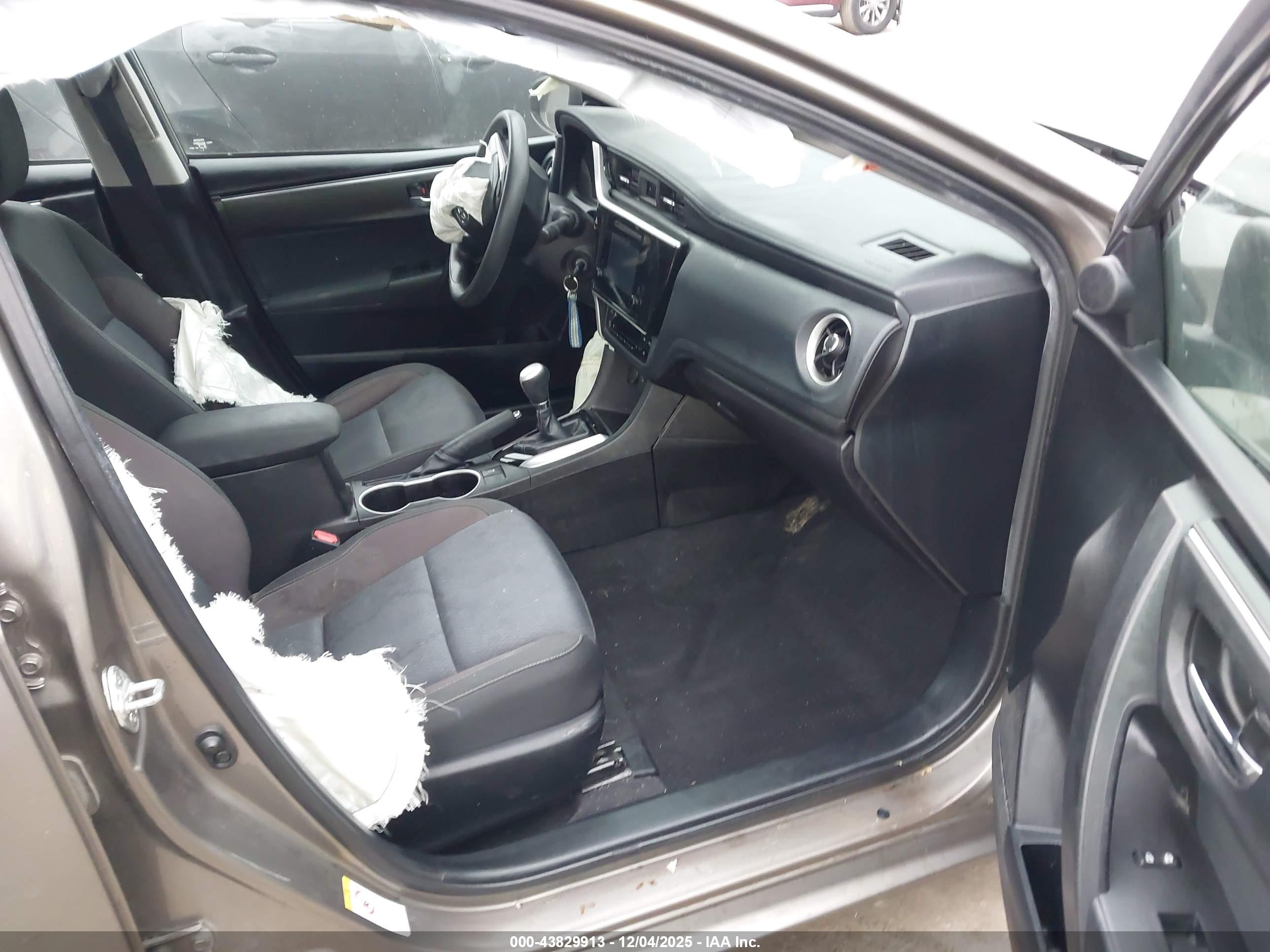 TOYOTA COROLLA image 5