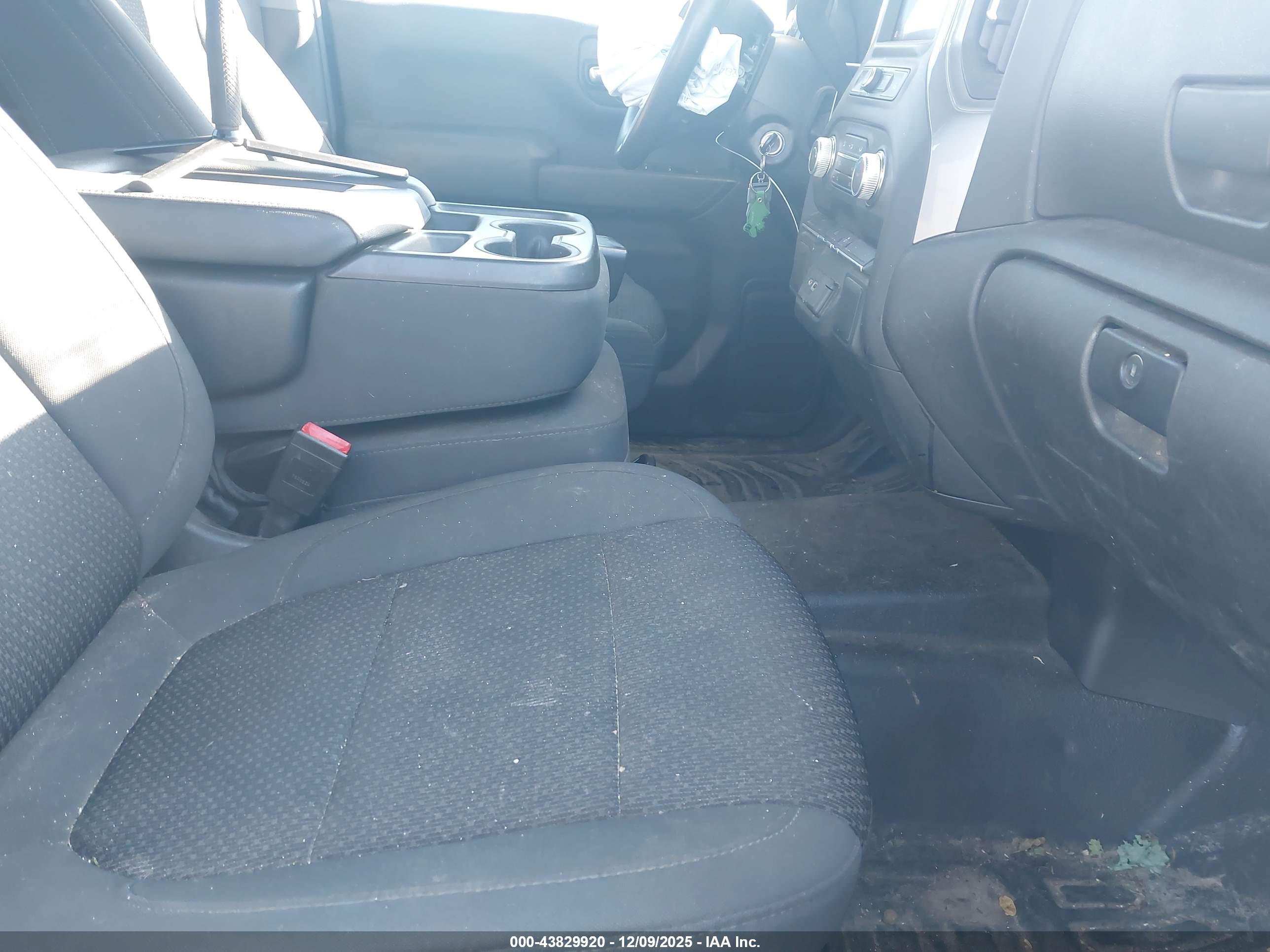 GMC SIERRA image 5