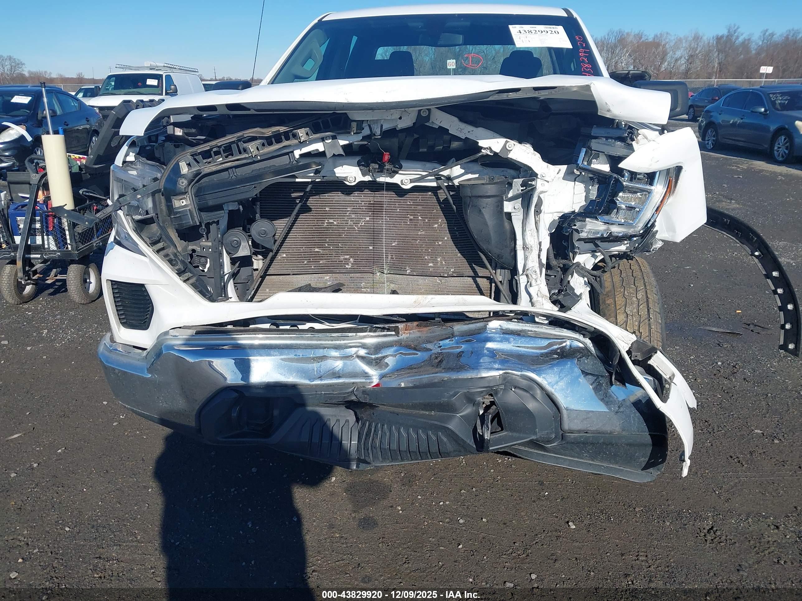 GMC SIERRA image 6