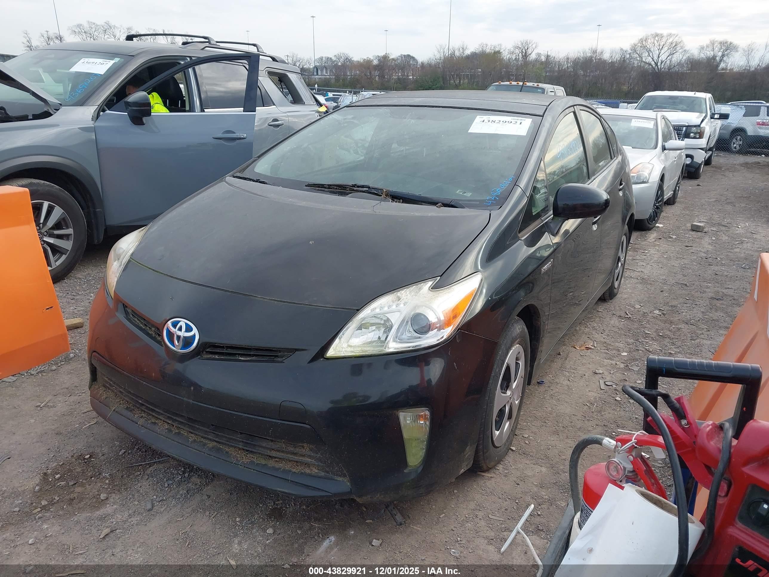 TOYOTA PRIUS image 2