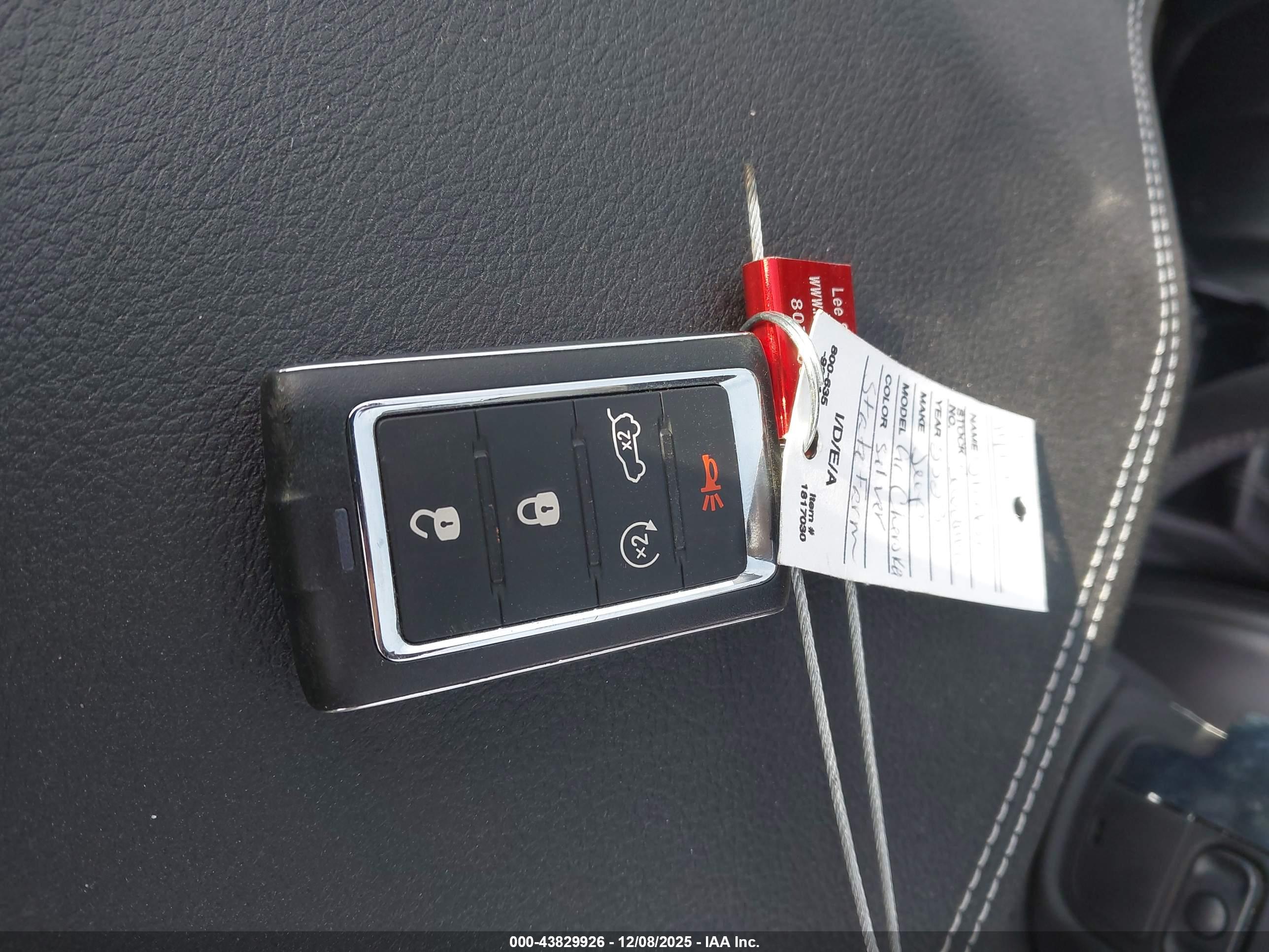 JEEP GRAND image 11