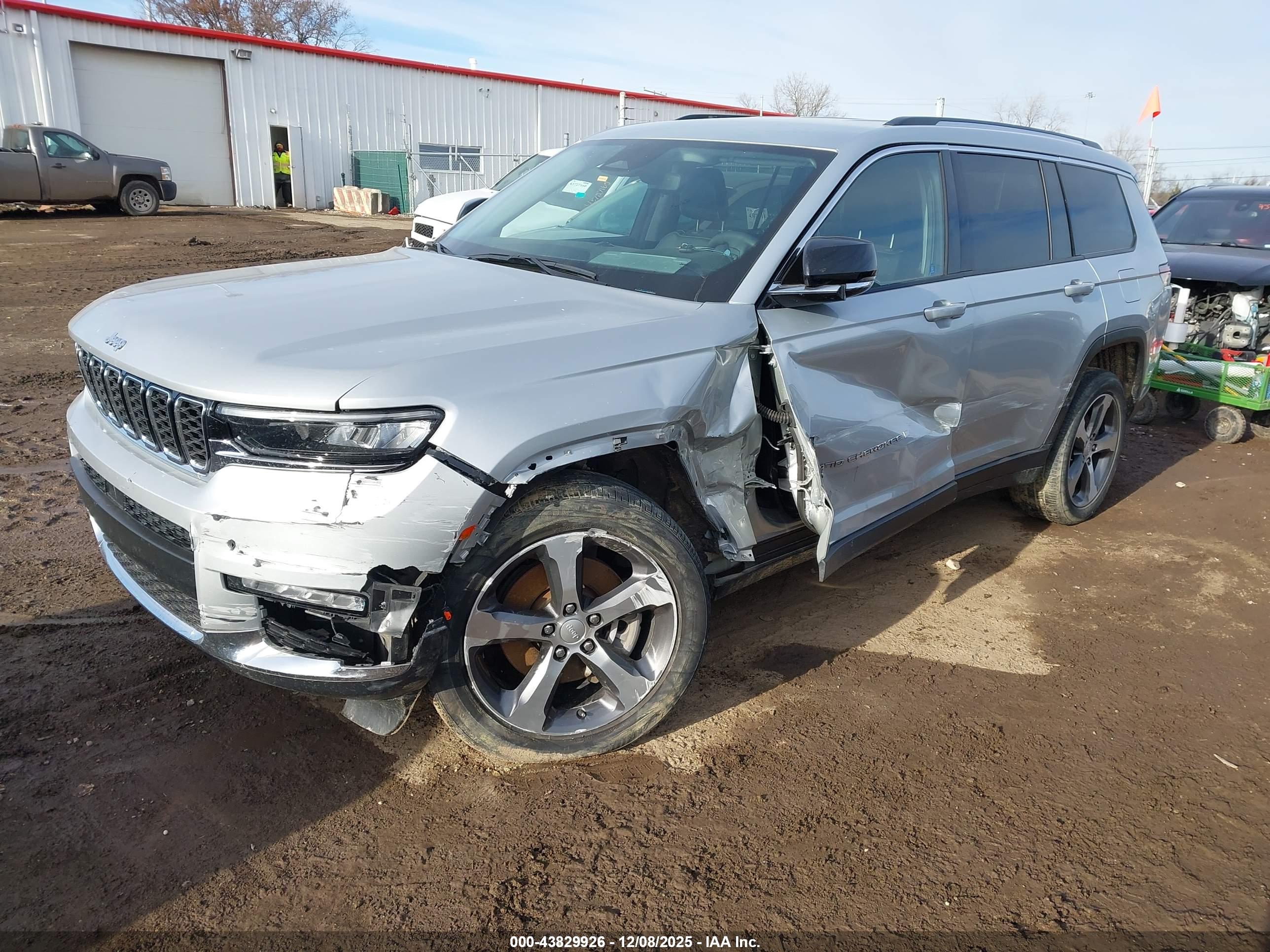 JEEP GRAND image 2