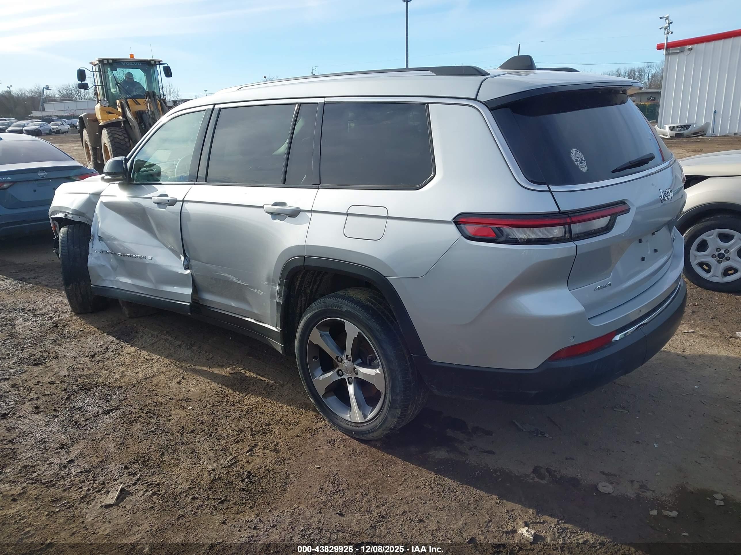 JEEP GRAND image 3