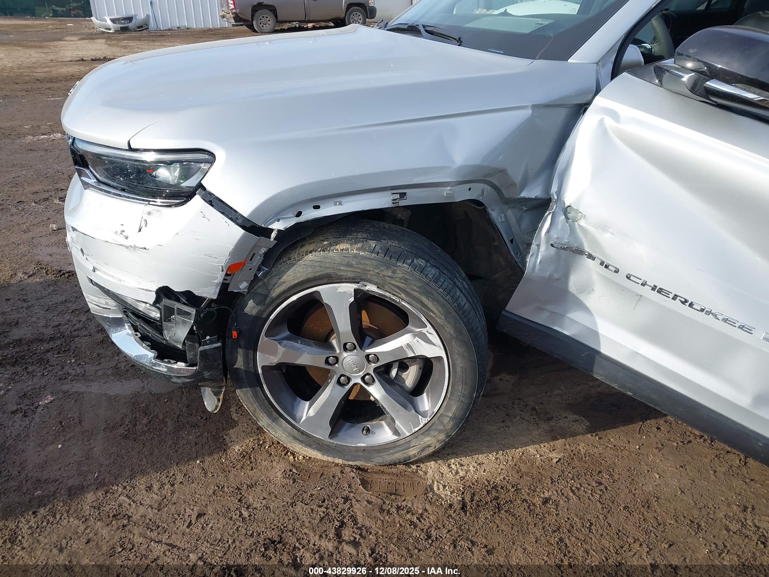JEEP GRAND image 6